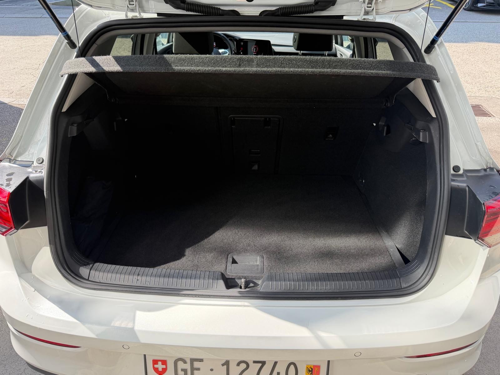 VW Golf 1.5 eTSI mHEV ACT Style DSG-image-7
