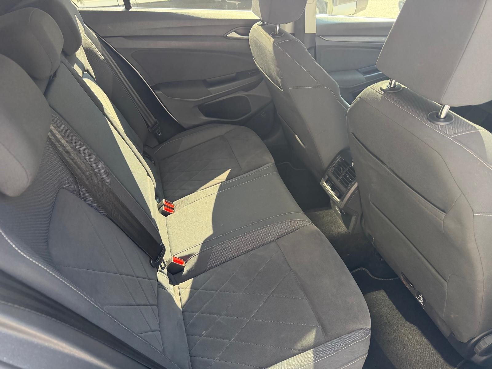 VW Golf 1.5 eTSI mHEV ACT Style DSG-image-8