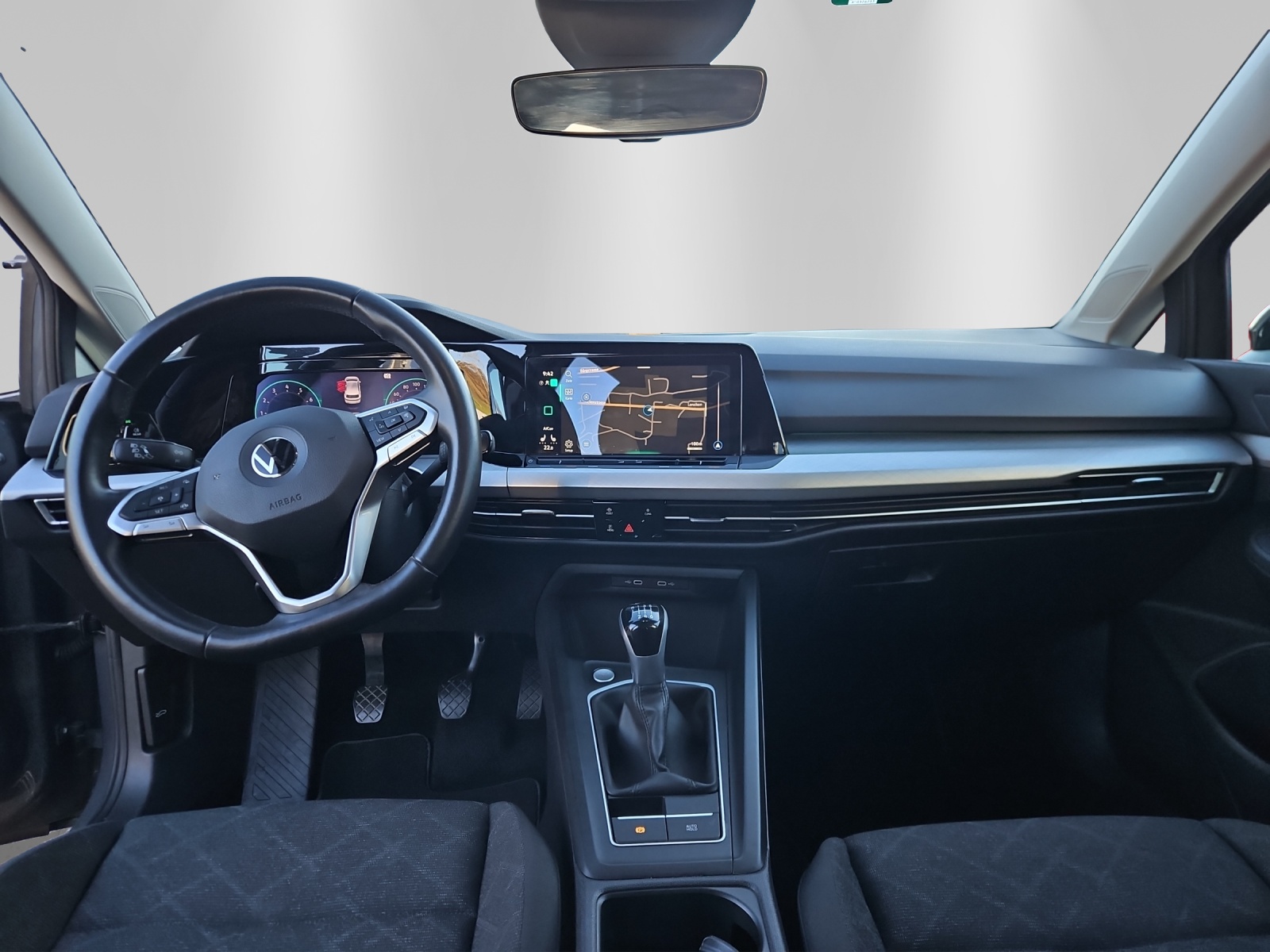 VW Golf 1.5 TSI ACT First Edition-image-4