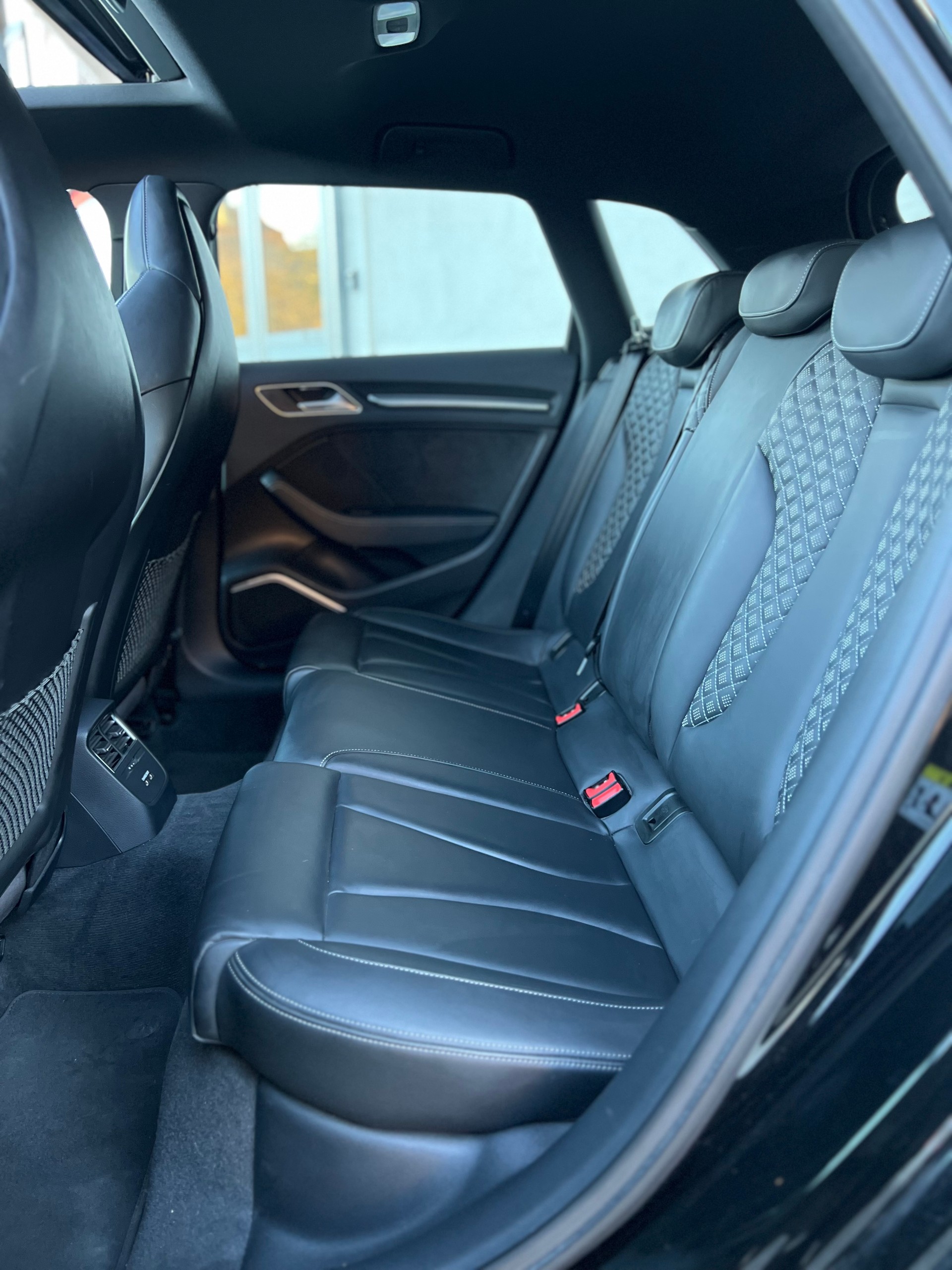 AUDI RS3 Sportback 2.5 TSI quattro-image-16