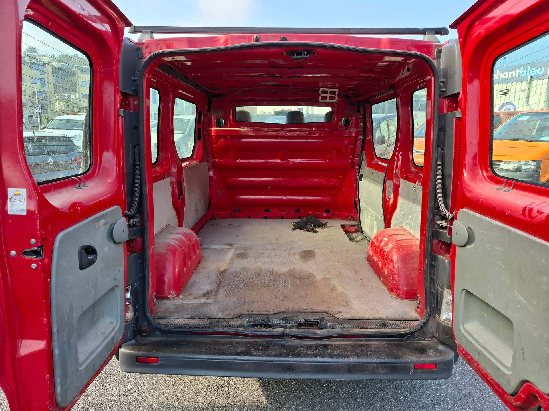 OPEL Vivaro 2.0i 2.7t L1H1-image-9