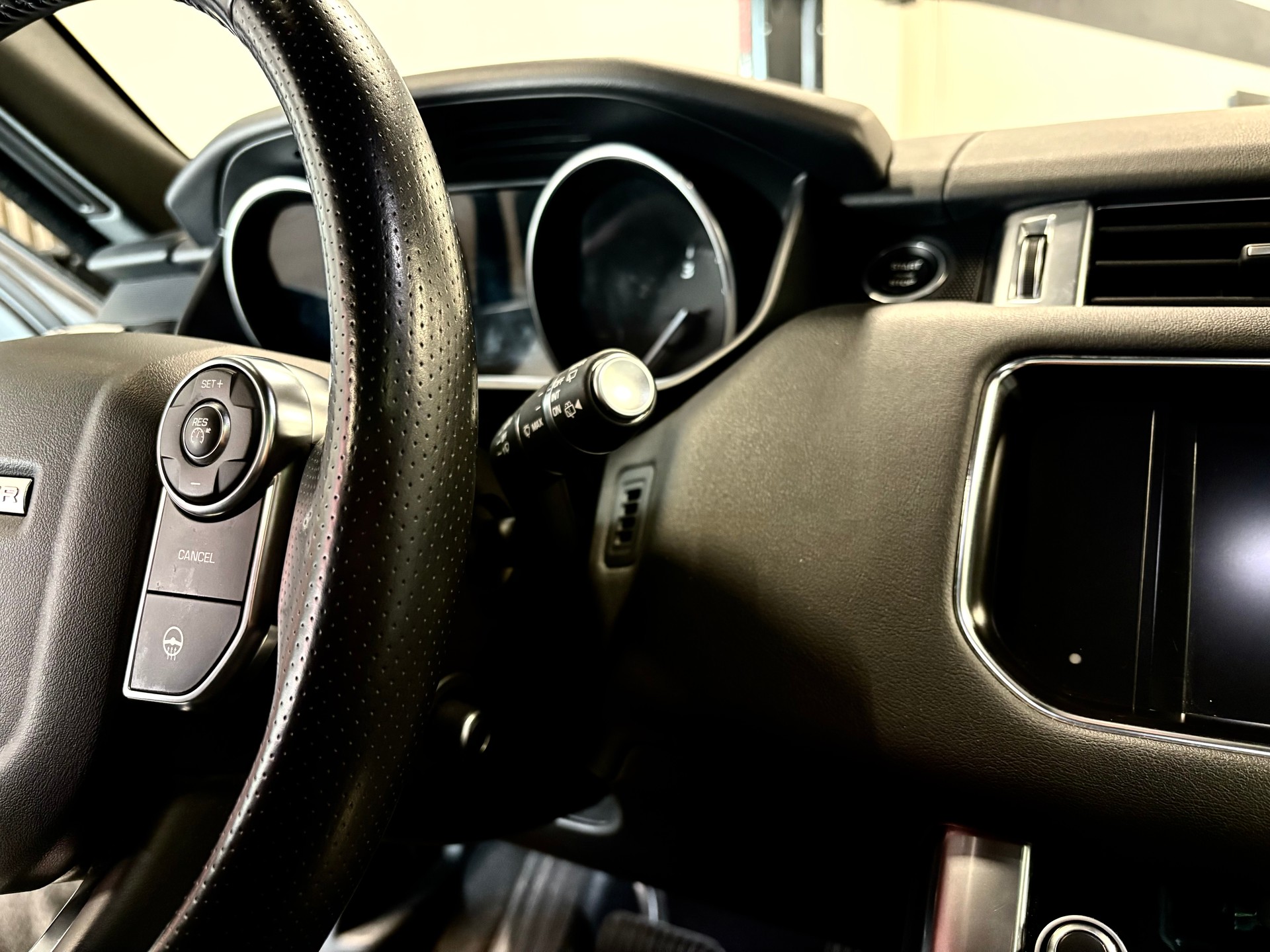 LAND ROVER Range Rover Sport 3.0 TDV6 HSE Automatic-image-10