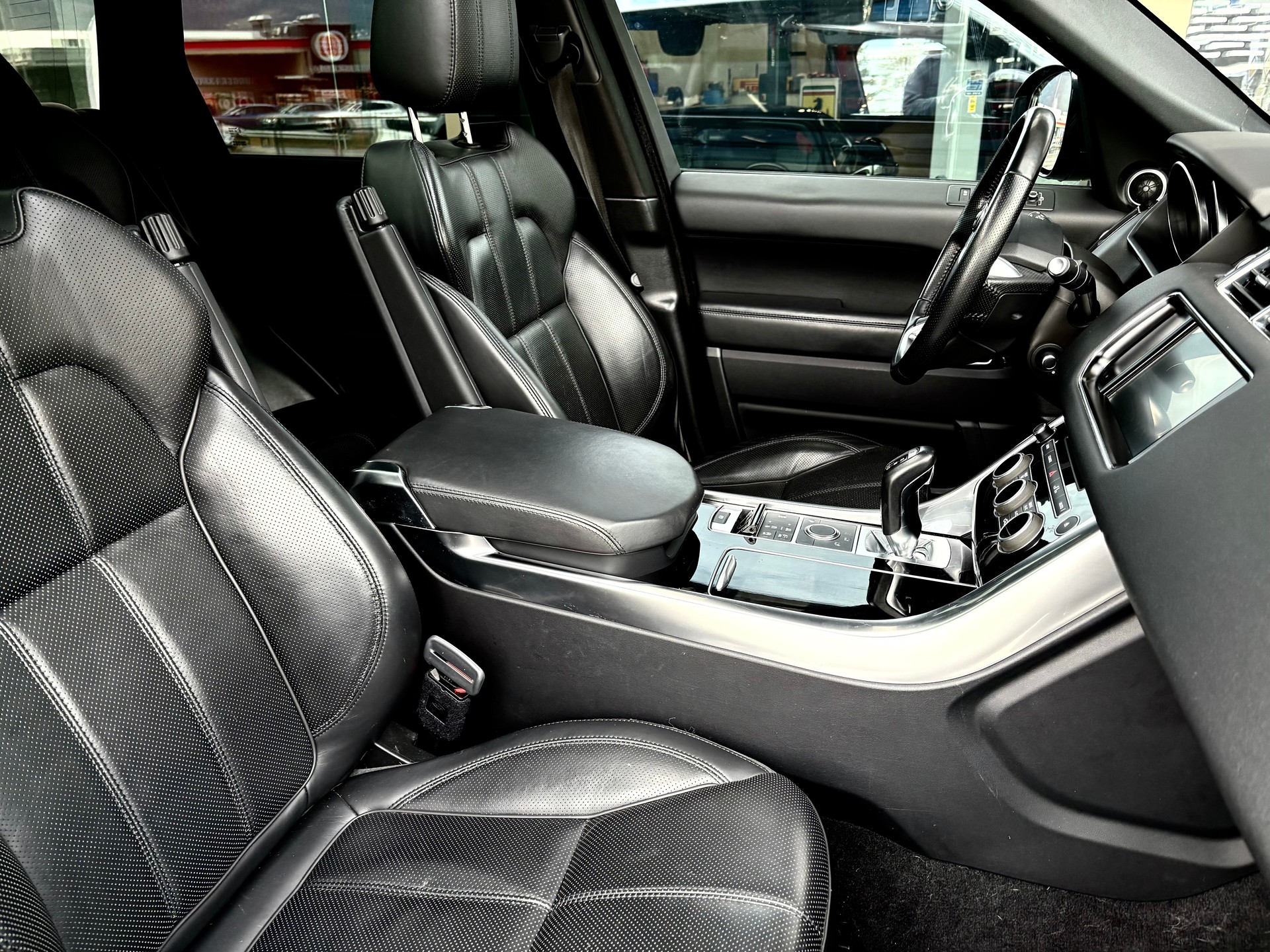 LAND ROVER Range Rover Sport 3.0 TDV6 HSE Automatic-image-8