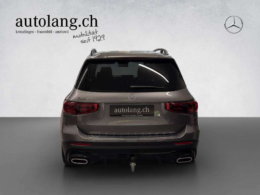 MERCEDES-BENZ GLB 200 AMG Line-image-16