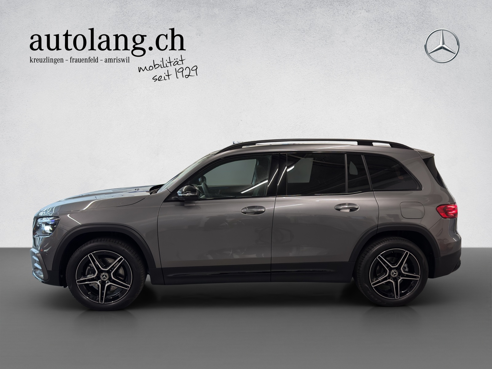 MERCEDES-BENZ GLB 200 AMG Line-showroom-element-1