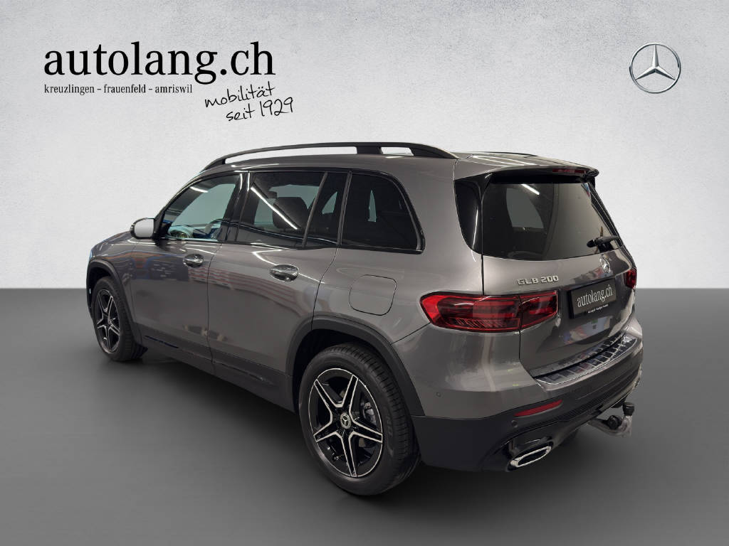 MERCEDES-BENZ GLB 200 AMG Line-image-3