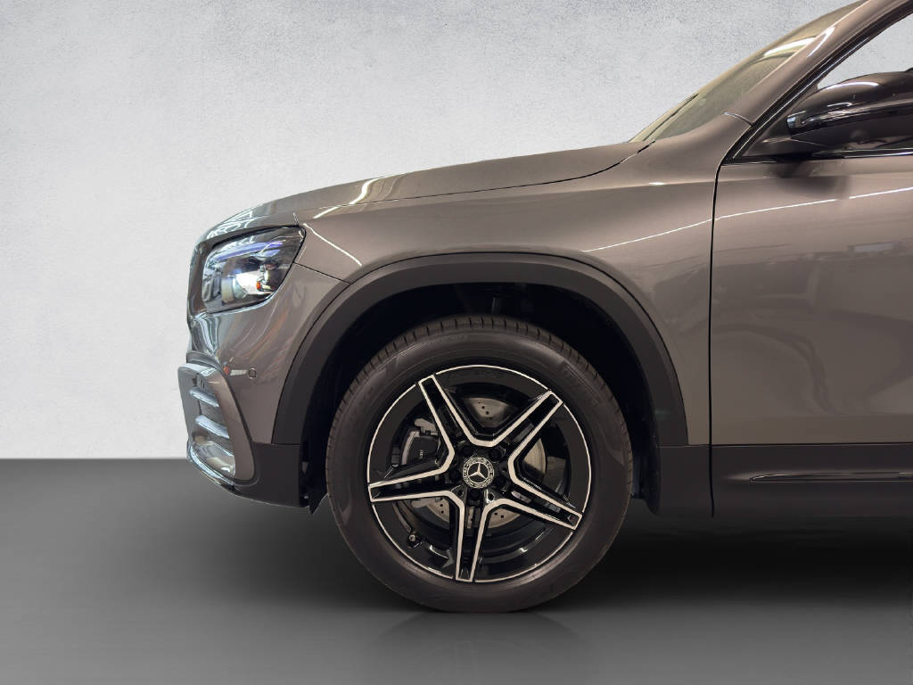 MERCEDES-BENZ GLB 200 AMG Line-image-7