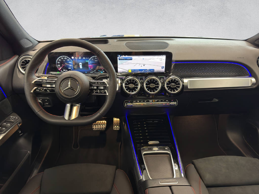 MERCEDES-BENZ GLB 200 AMG Line-image-14