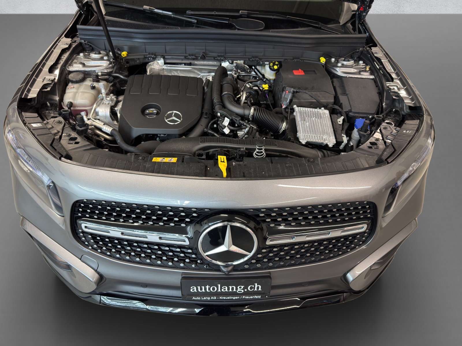 MERCEDES-BENZ GLB 200 AMG Line-image-8