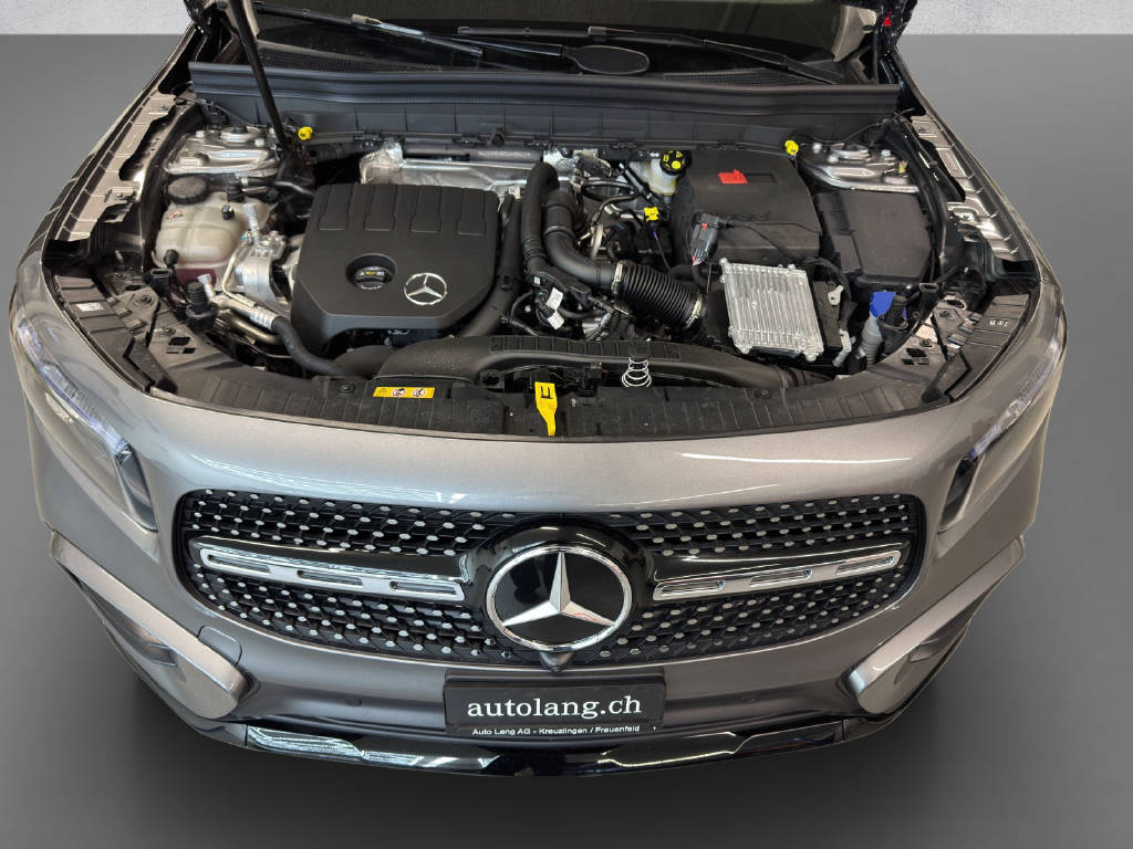 MERCEDES-BENZ GLB 200 AMG Line-image-9