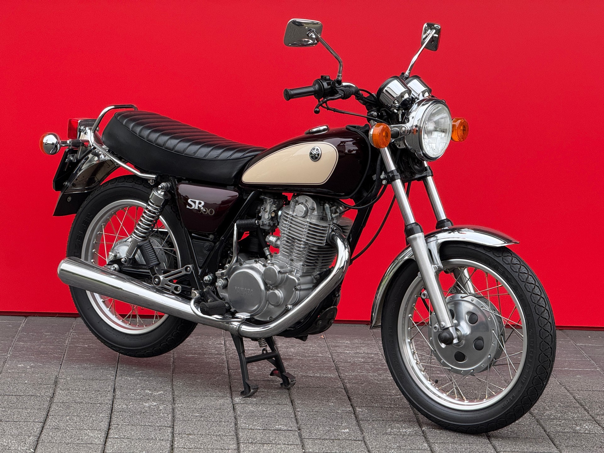YAMAHA SR 500-showroom-element-1