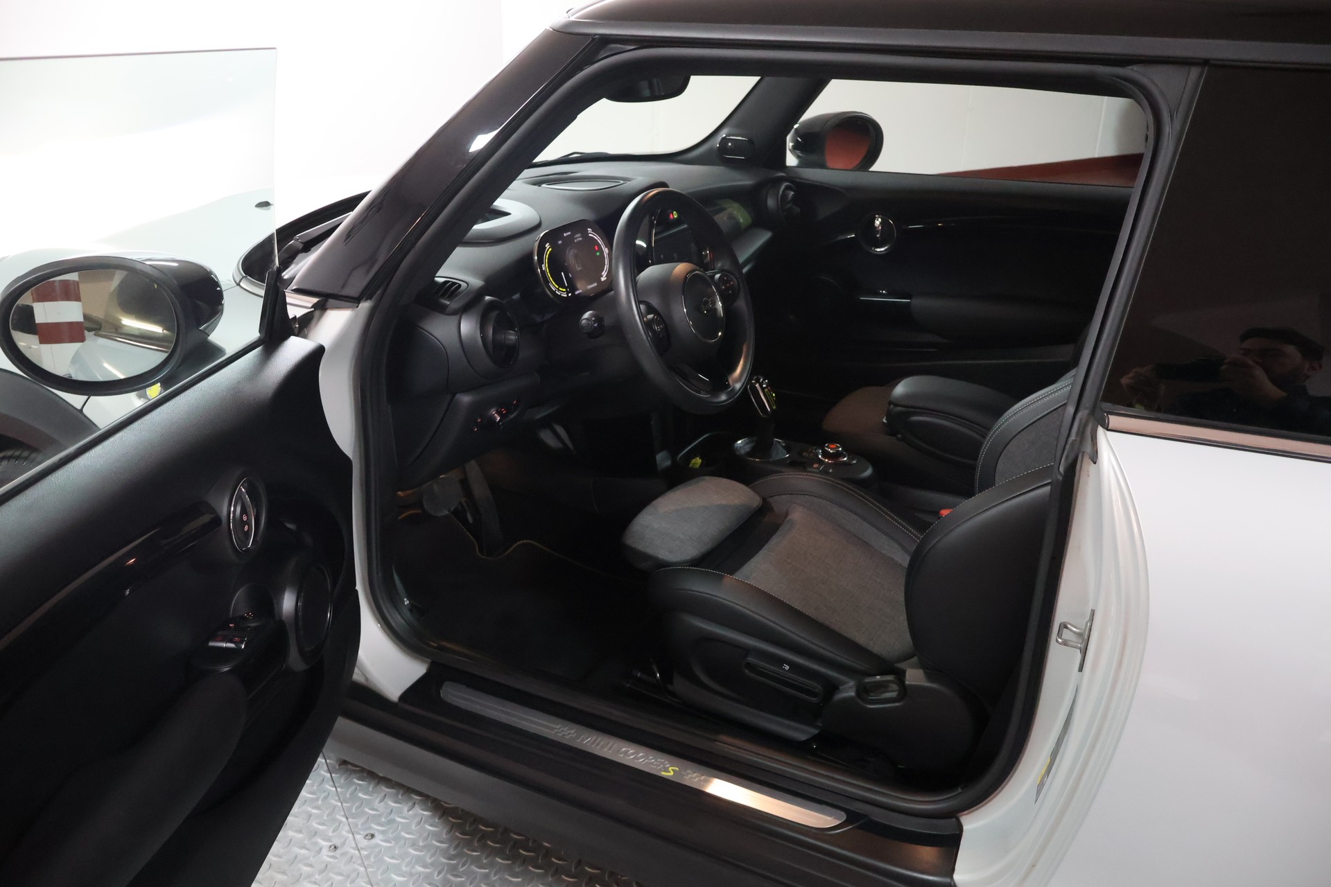 MINI Cooper SE-image-5