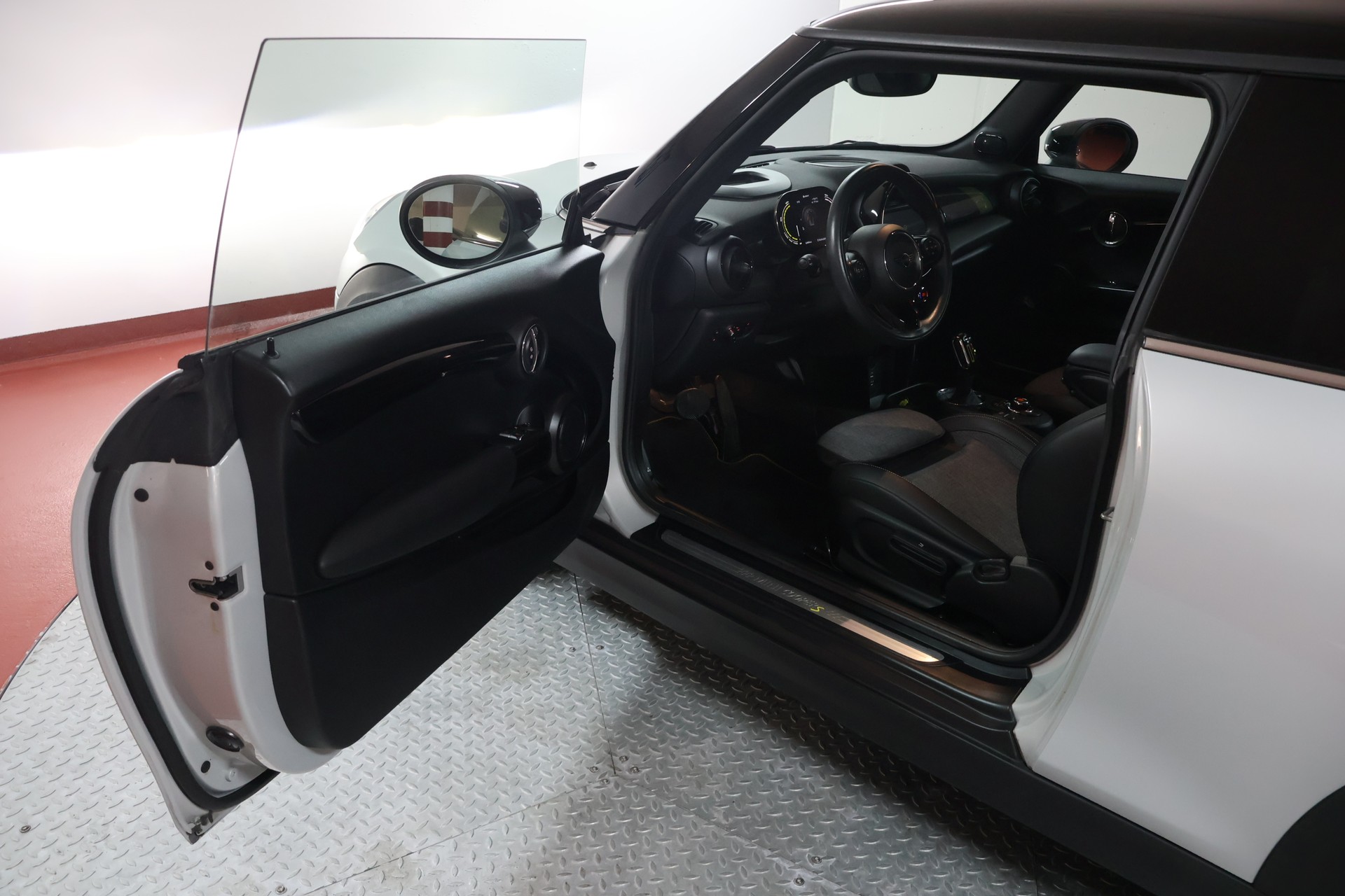 MINI Cooper SE-image-4