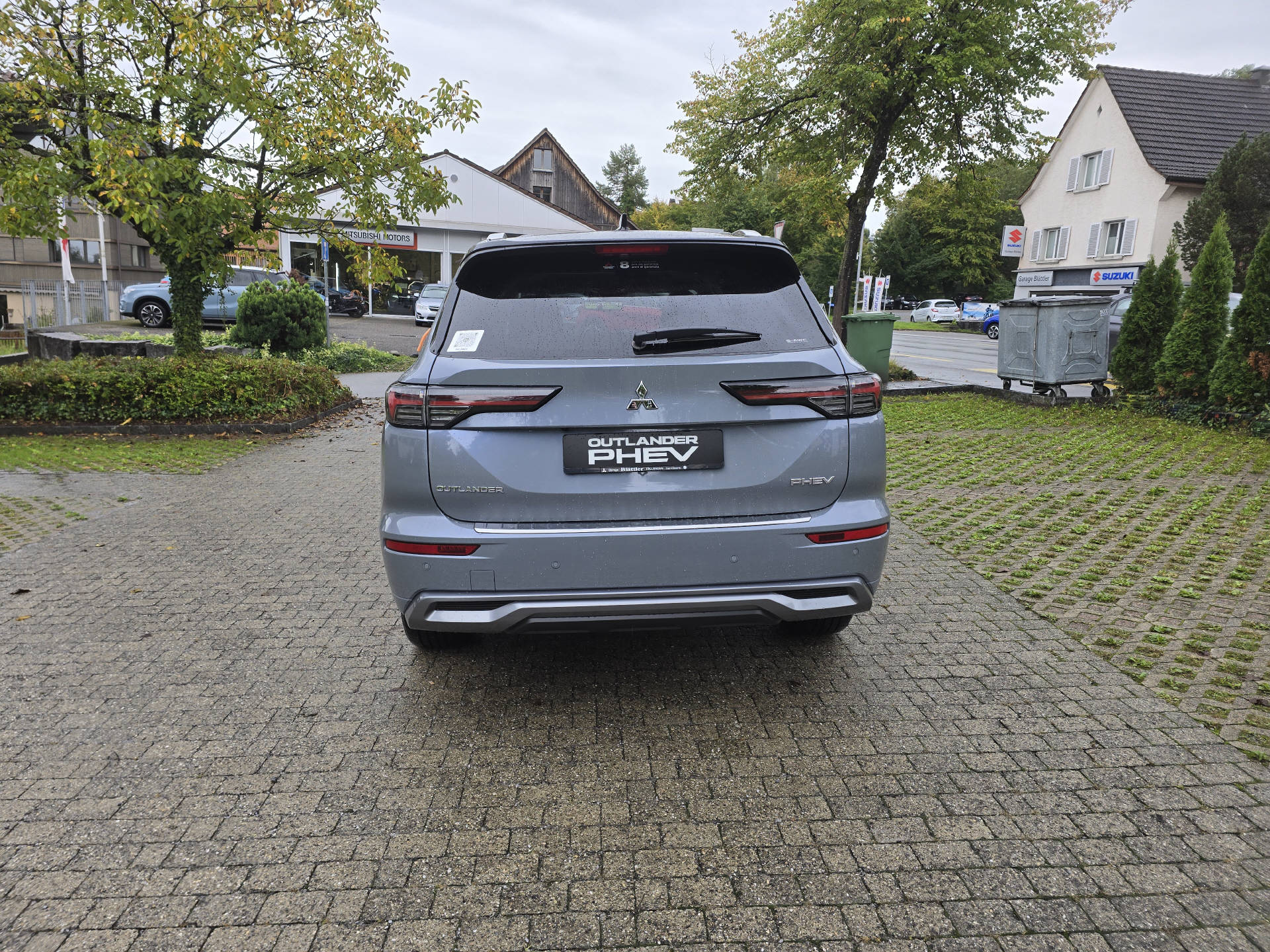 MITSUBISHI Outlander 2.4 PHEV Instyle 4x4-image-5
