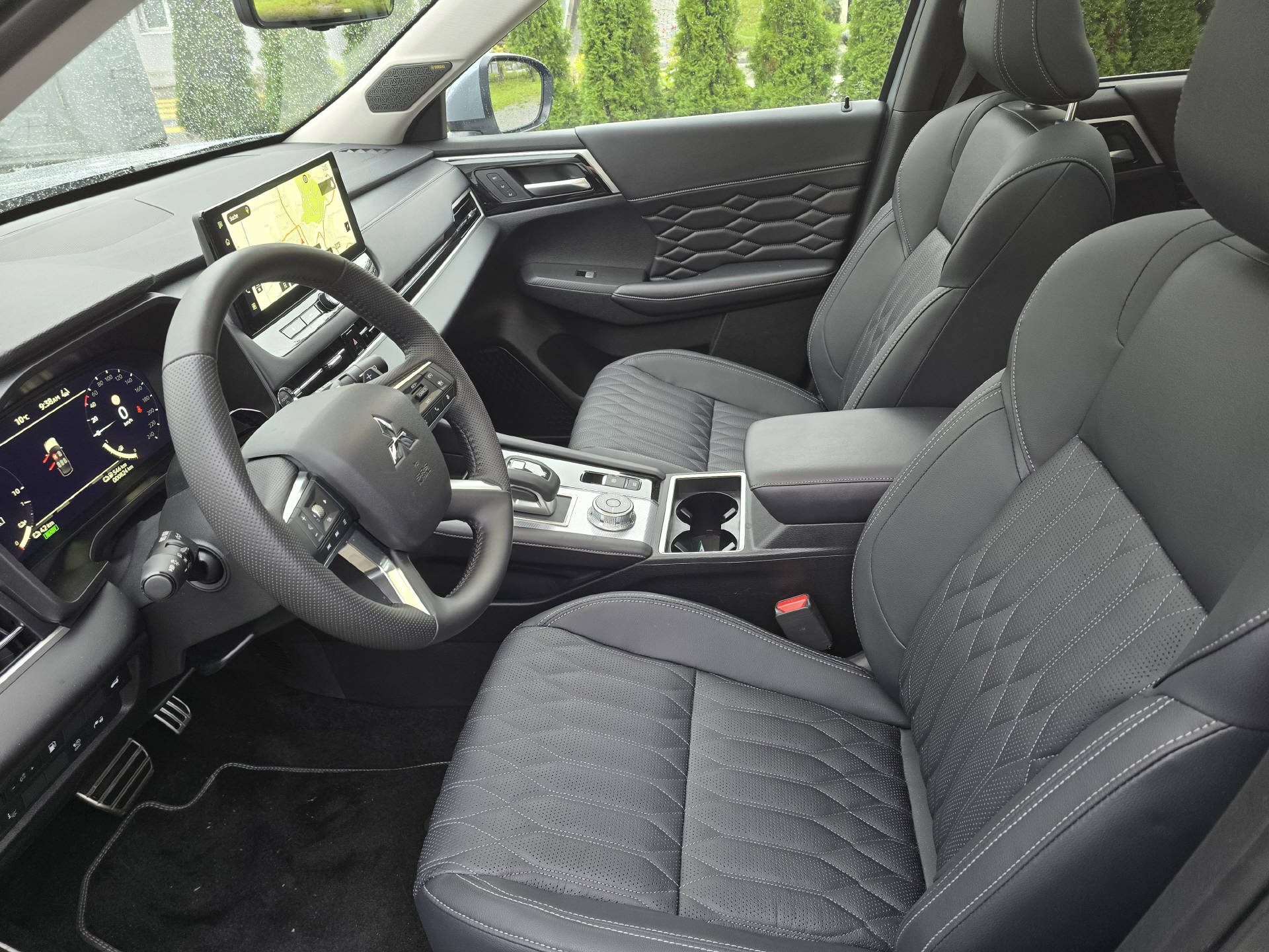 MITSUBISHI Outlander 2.4 PHEV Instyle 4x4-image-10
