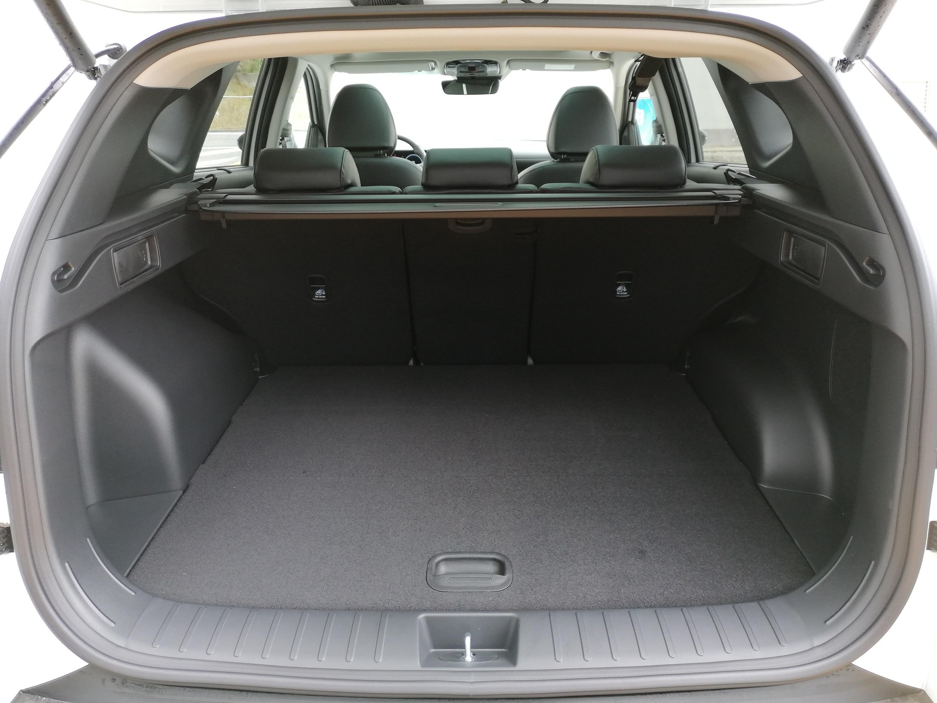 HYUNDAI Tucson 1.6 T-GDi HEV Vertex Swiss Edition 4WD-image-8