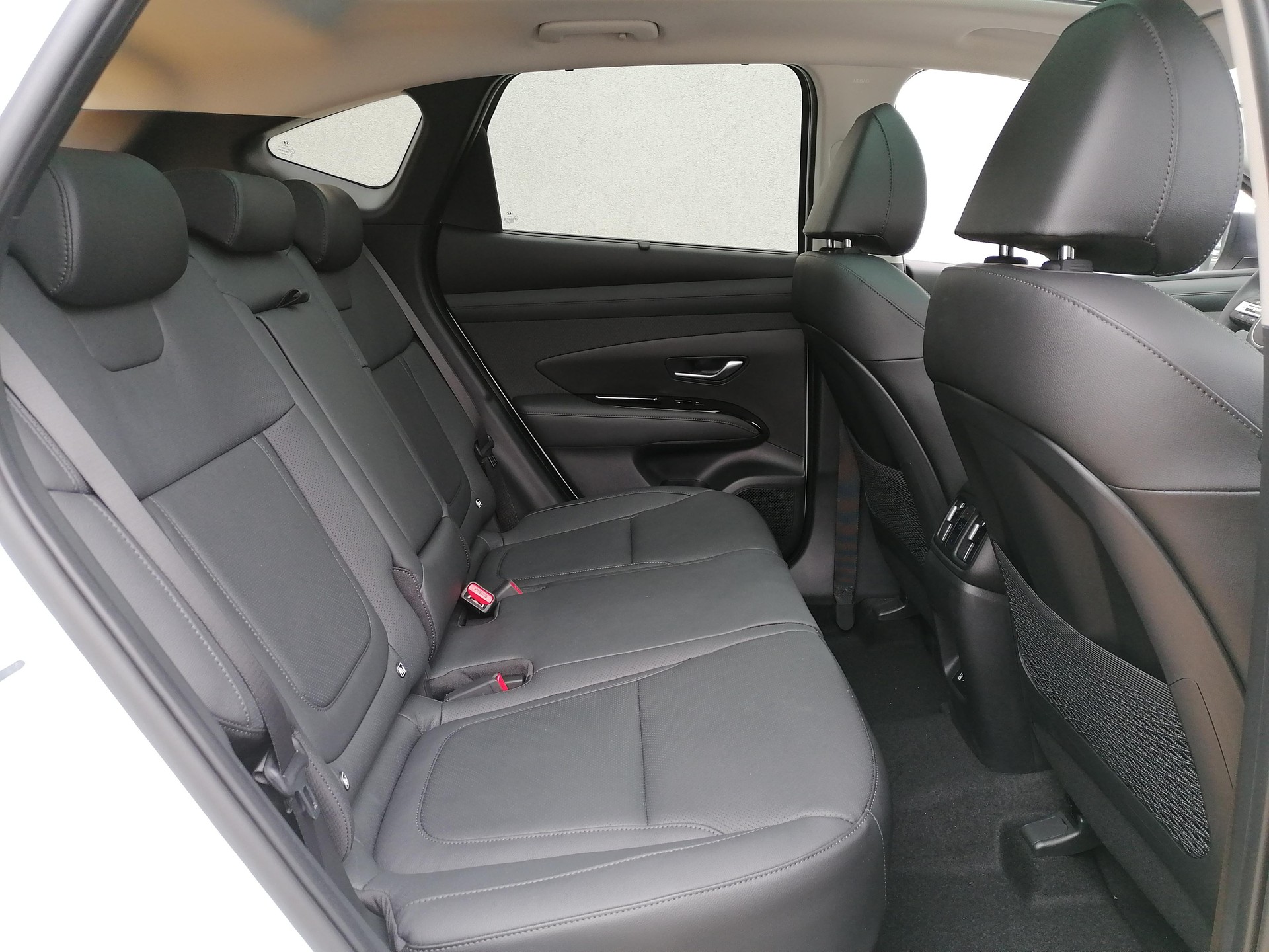 HYUNDAI Tucson 1.6 T-GDi HEV Vertex Swiss Edition 4WD-image-7