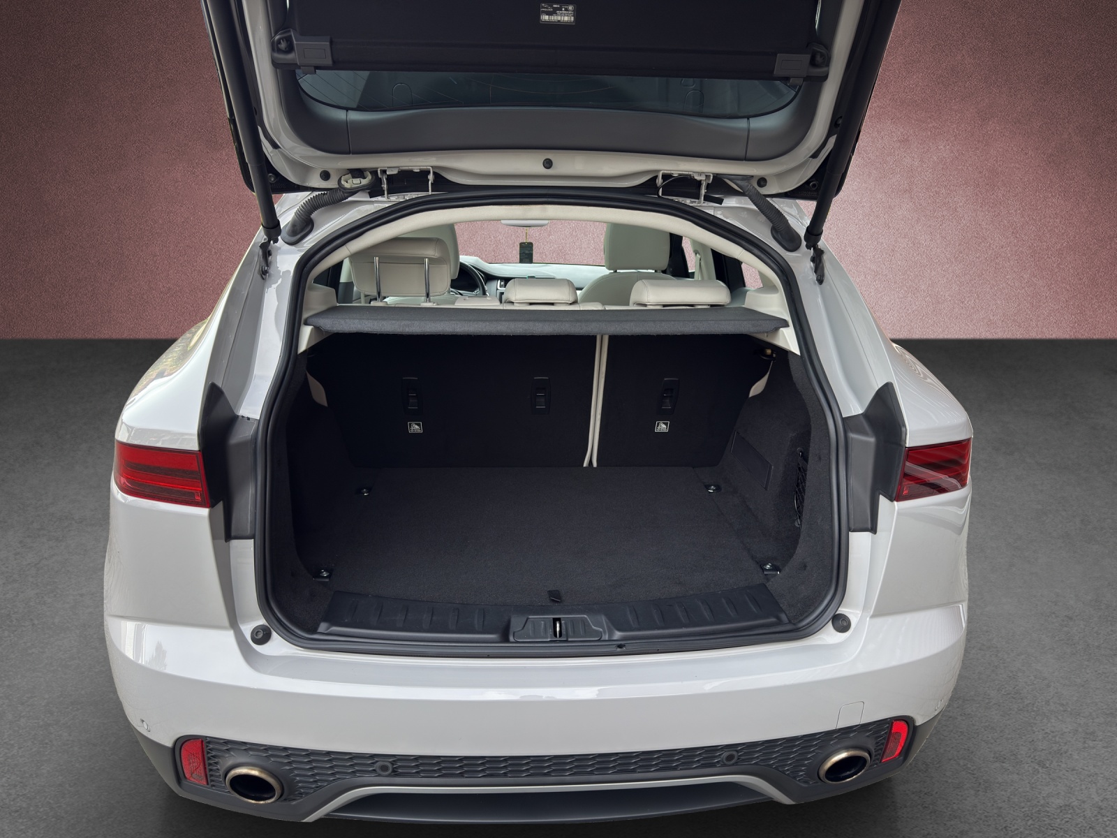 JAGUAR E-Pace 2.0d D240 SE AWD Automatik-image-13