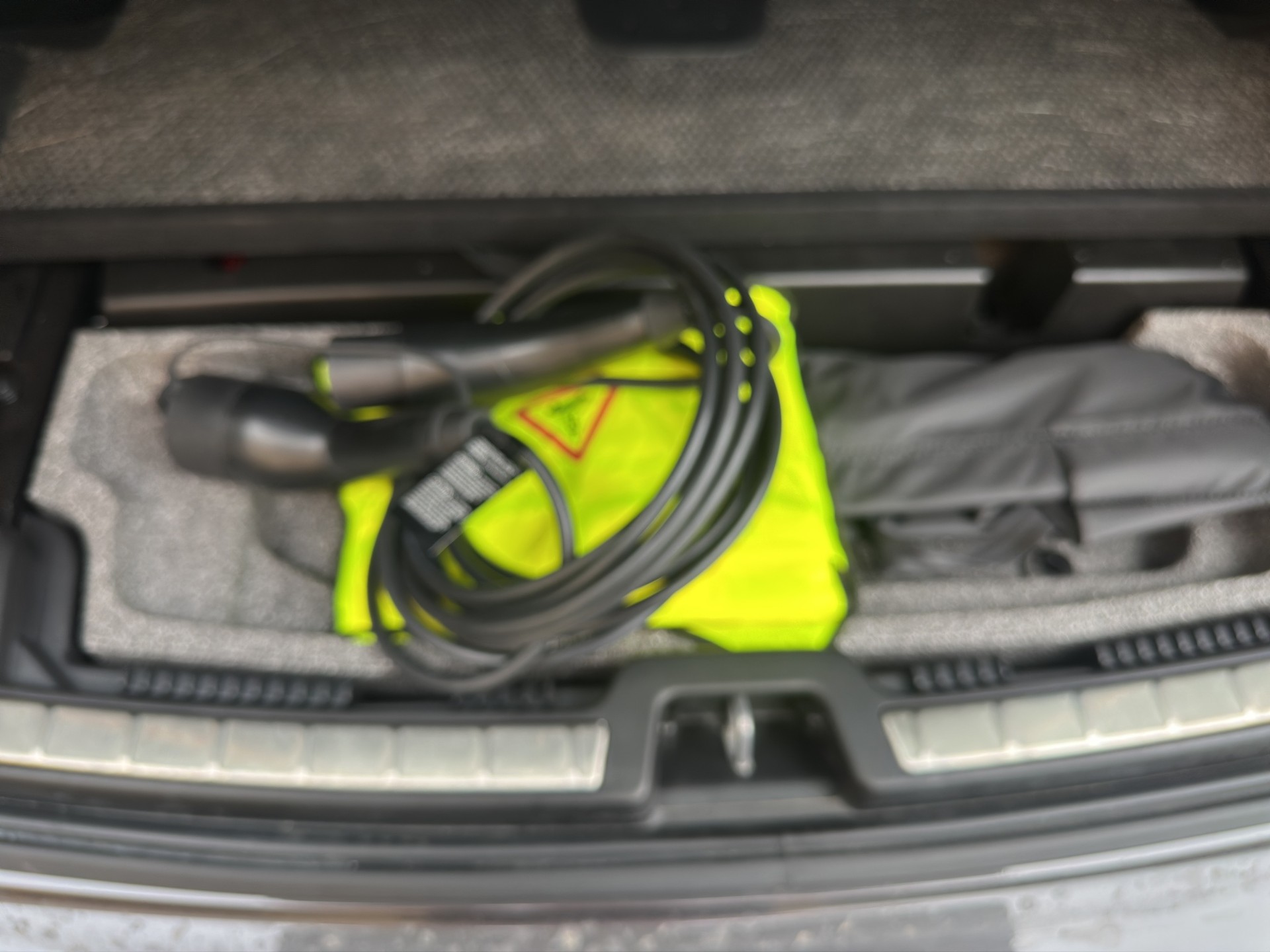 VOLVO XC60 T8 eAWD PluginHybrid Plus Bright Geartronic-image-12