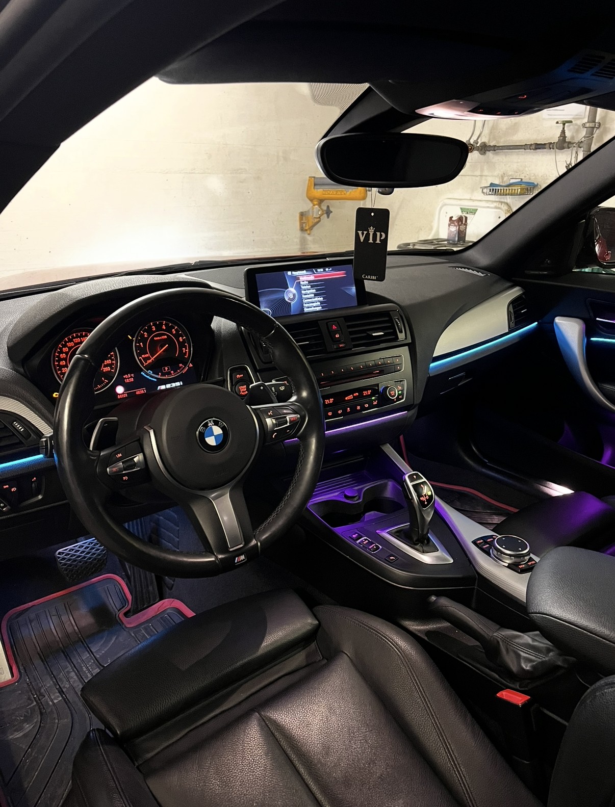 BMW M235i Steptronic-image-5