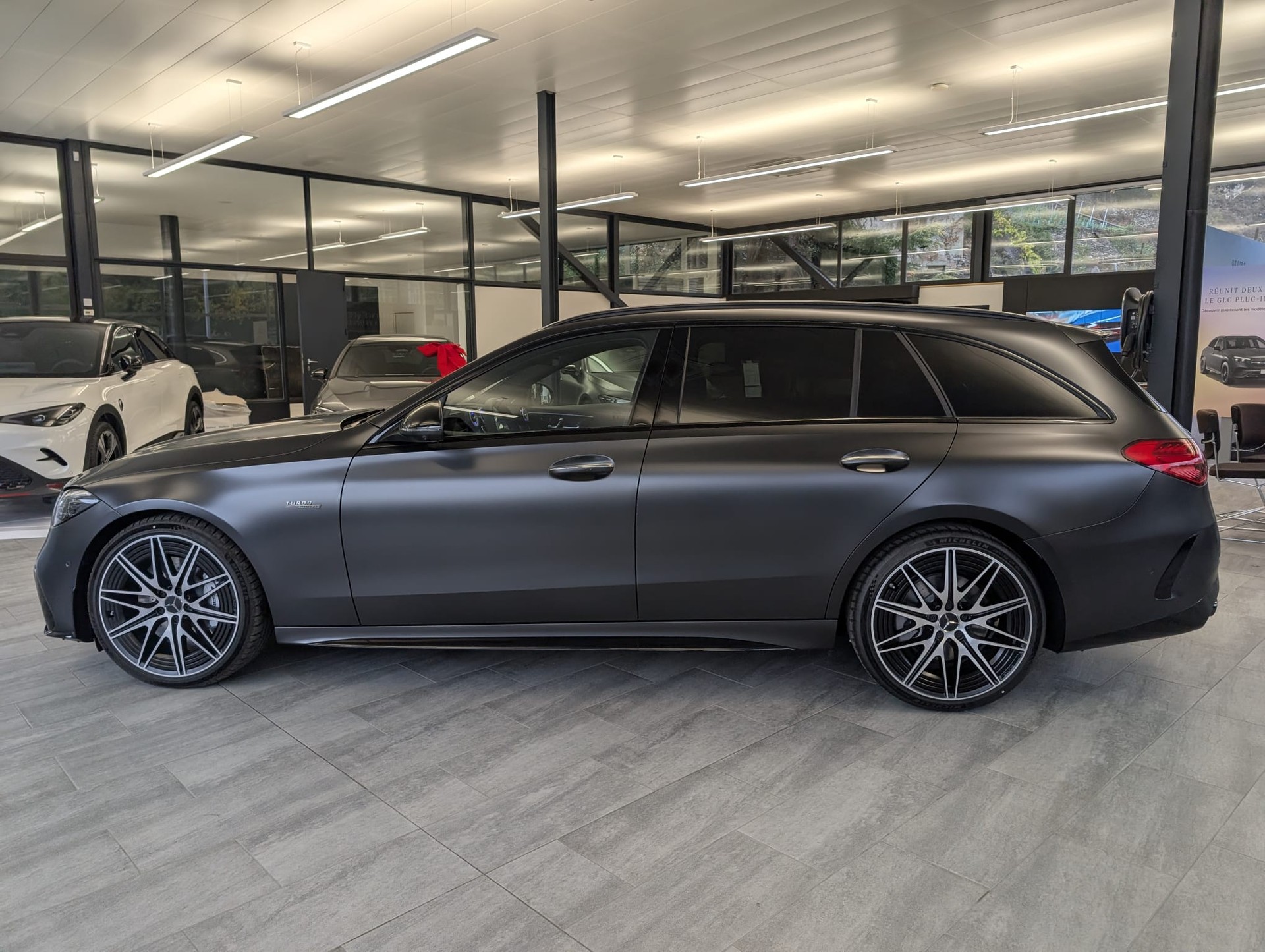 MERCEDES-BENZ C 43 AMG 4 Matic Executive Edition-showroom-element-1