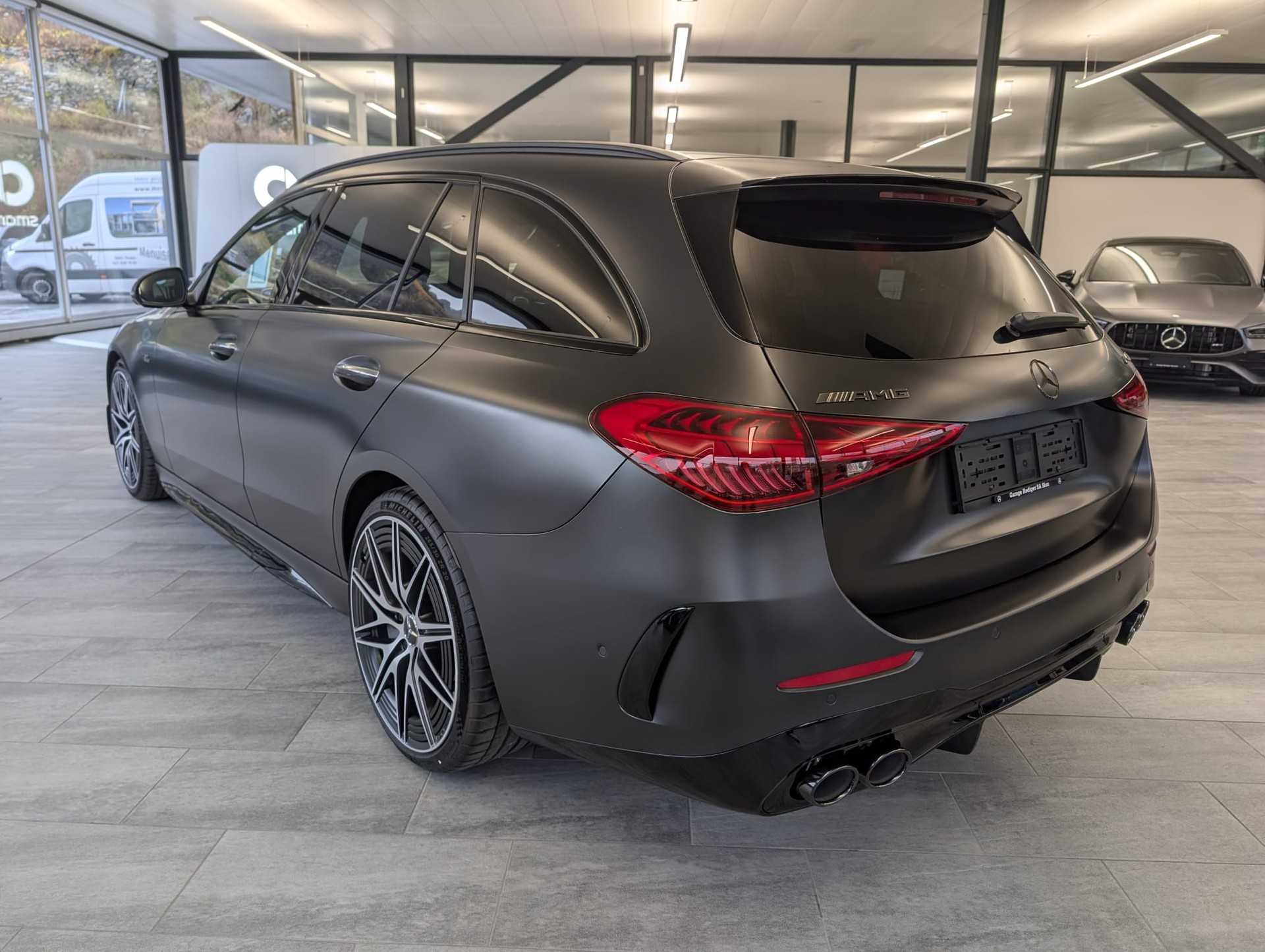 MERCEDES-BENZ C 43 AMG 4 Matic Executive Edition-showroom-element-2
