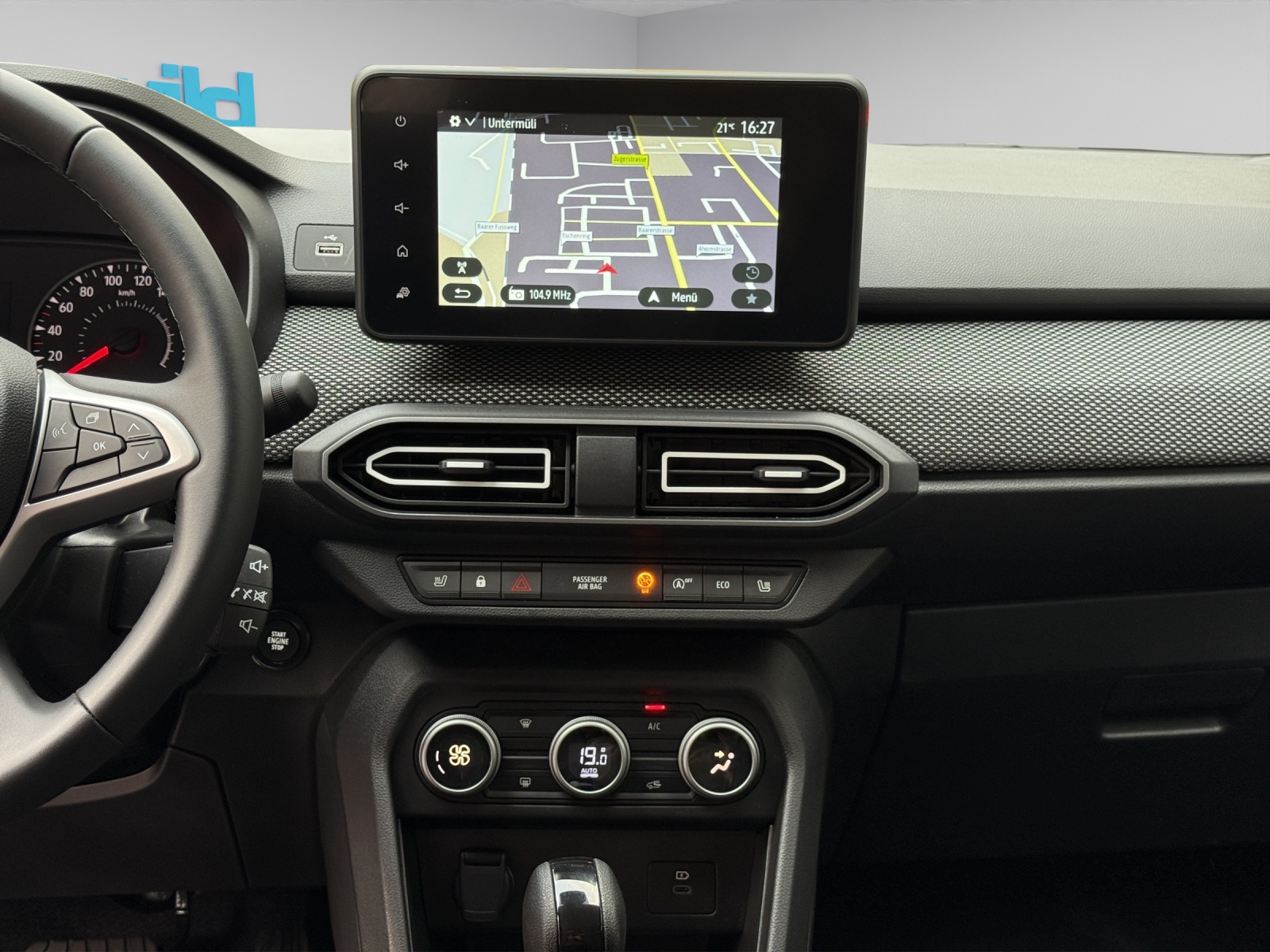 DACIA Sandero TCe 90 Journey CVT-image-8