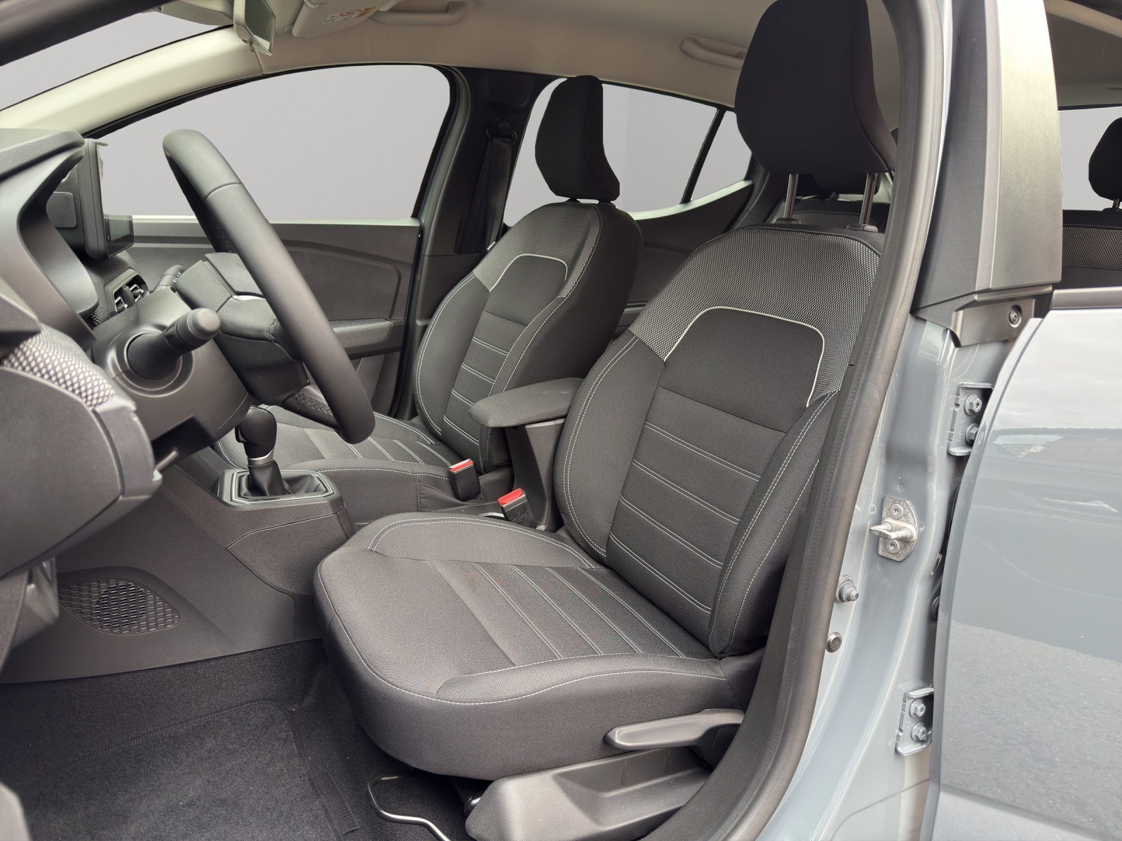 DACIA Sandero TCe 90 Journey CVT-image-3