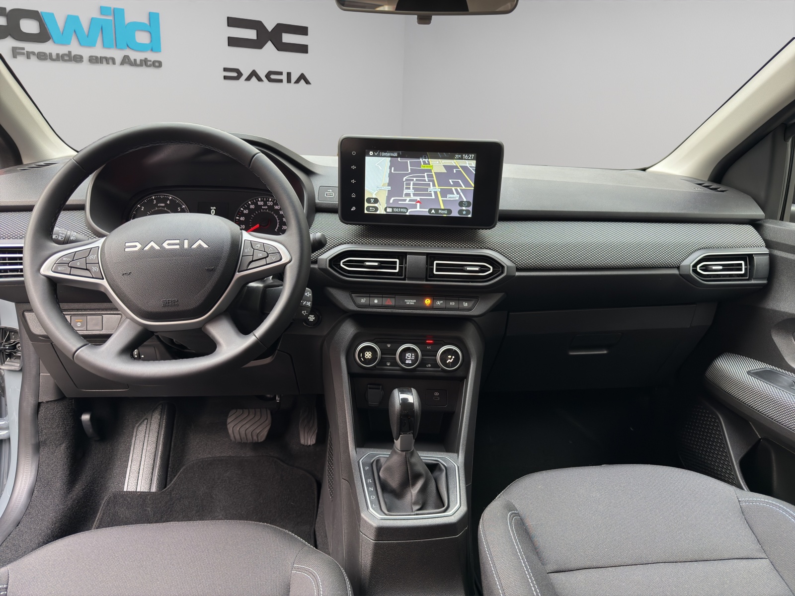 DACIA Sandero TCe 90 Journey CVT-image-2