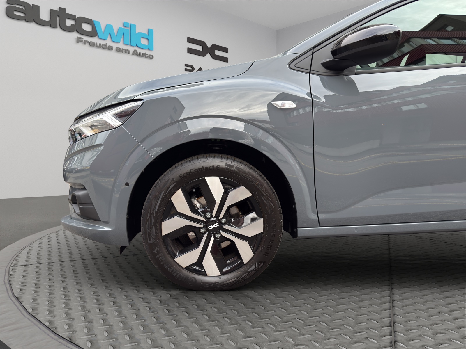 DACIA Sandero TCe 90 Journey CVT-image-15