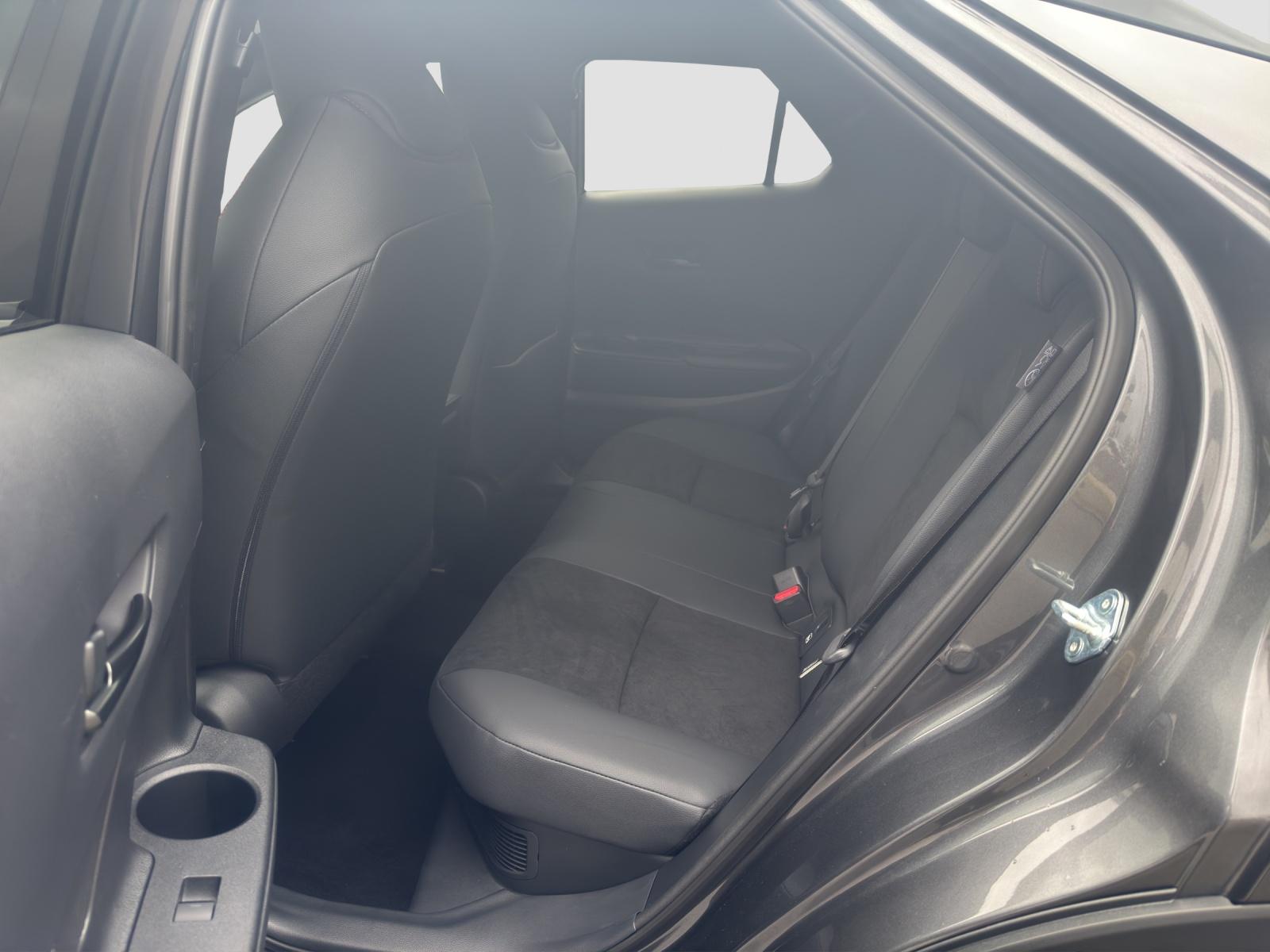 TOYOTA C-HR 2.0 HEV GR Sport 4x4-image-14