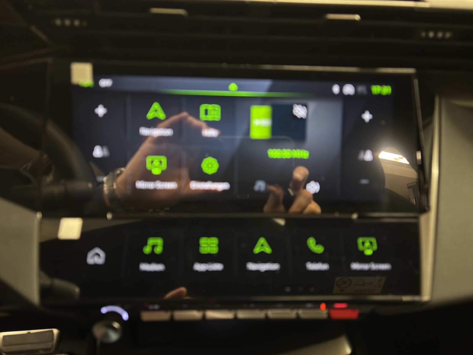 PEUGEOT 308 SW 1.2 Hybrid GT-image-7