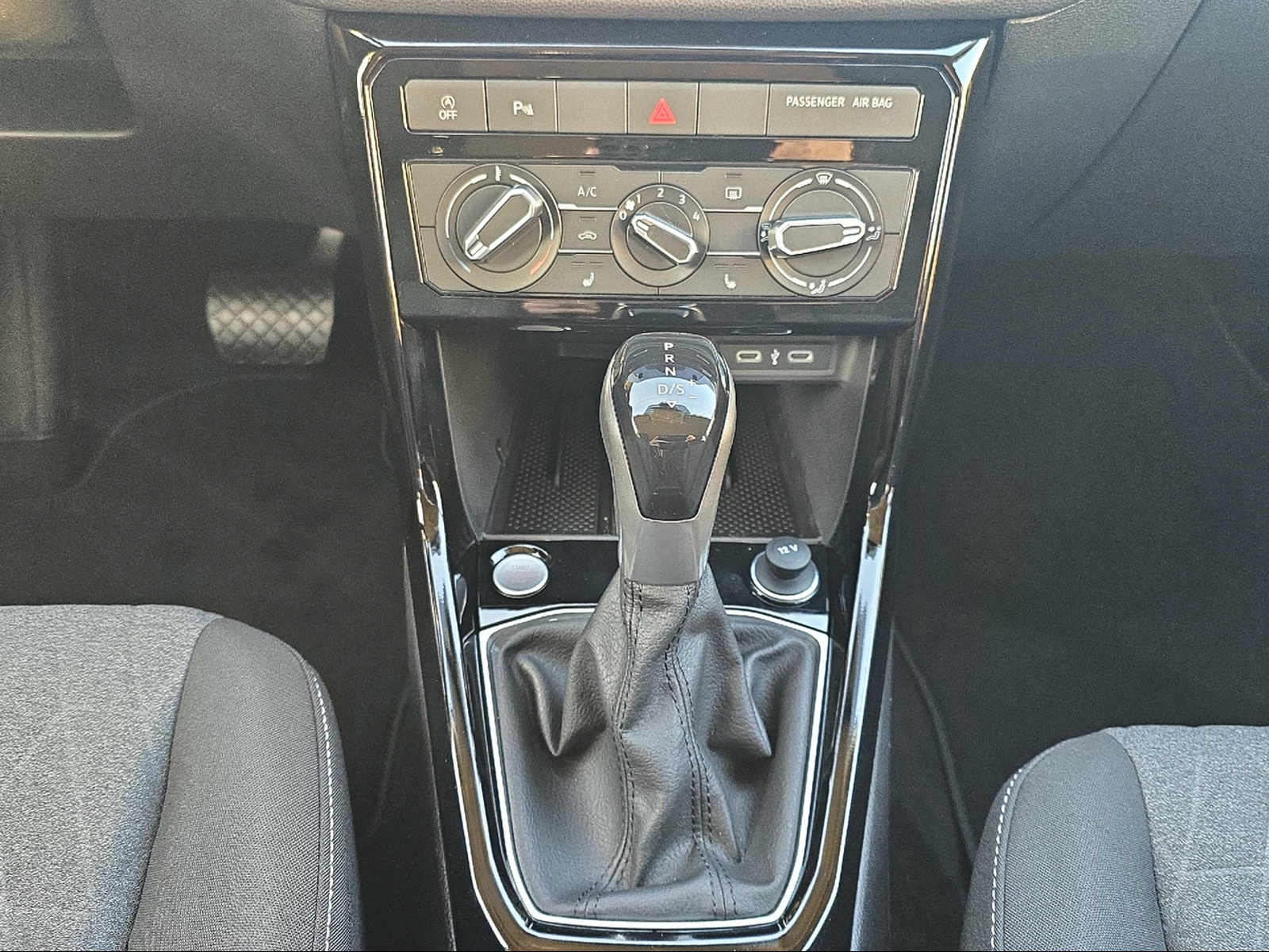 VW VW T-Cross-image-11
