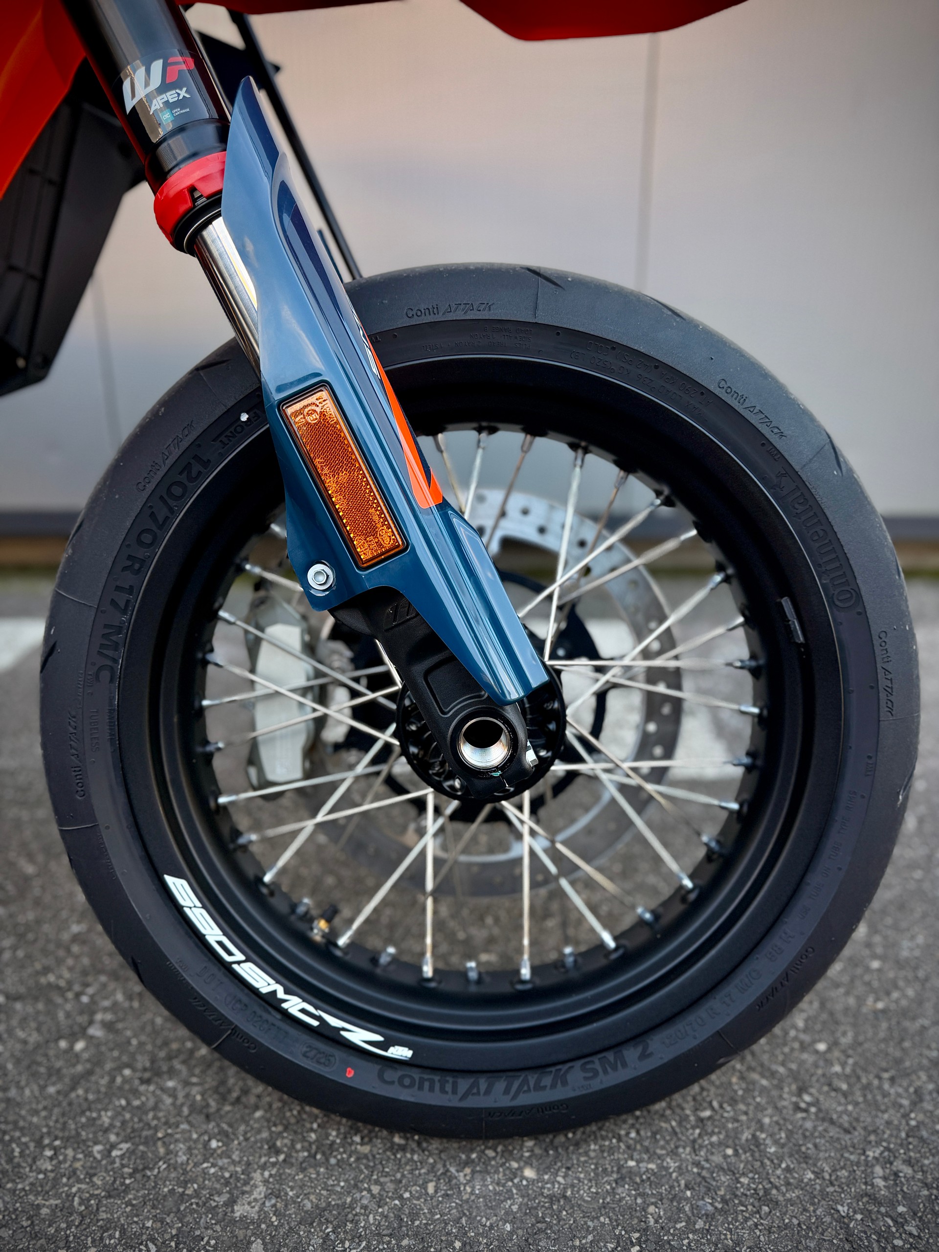 KTM 690 SMC R 2026-image-9