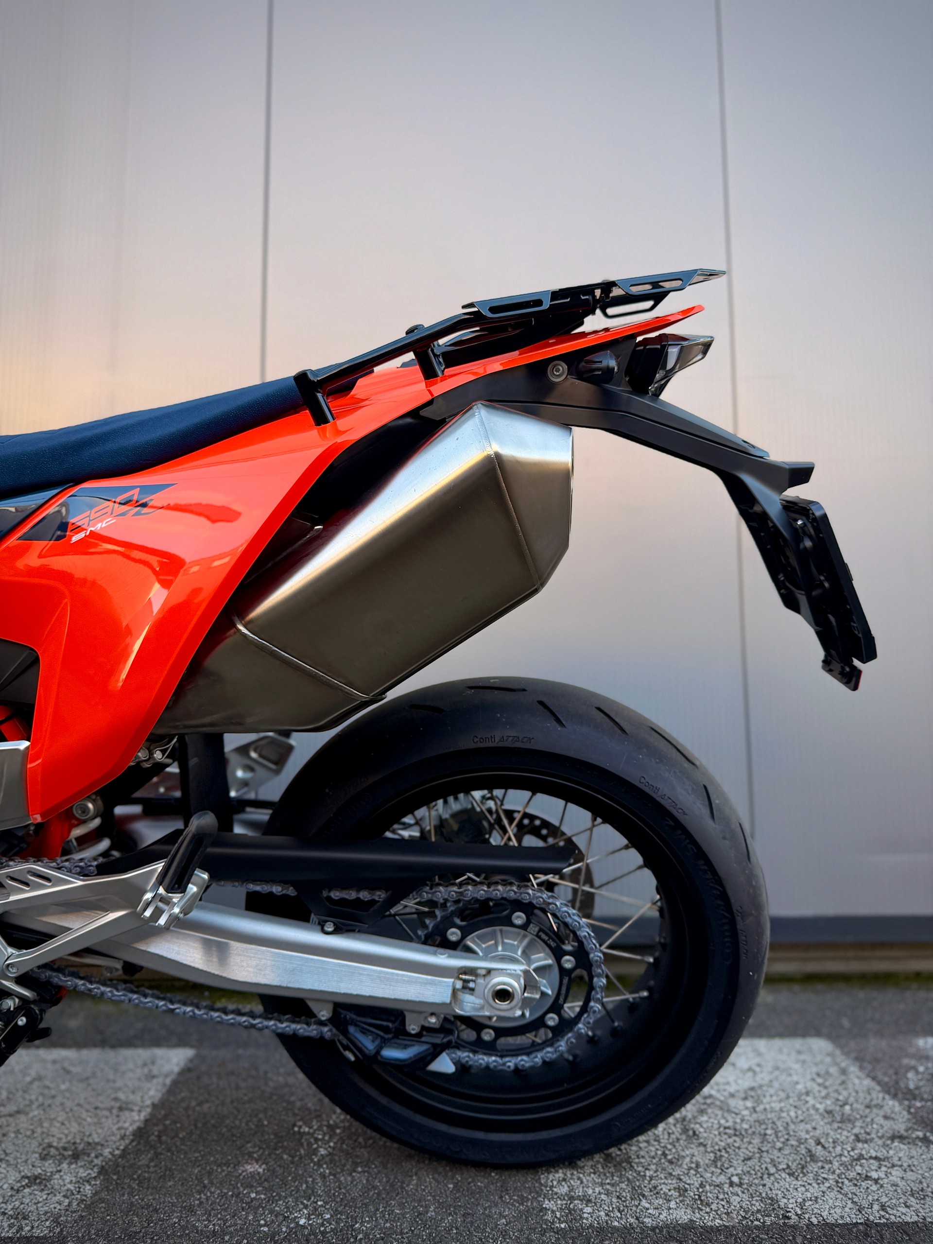 KTM 690 SMC R 2026-image-4