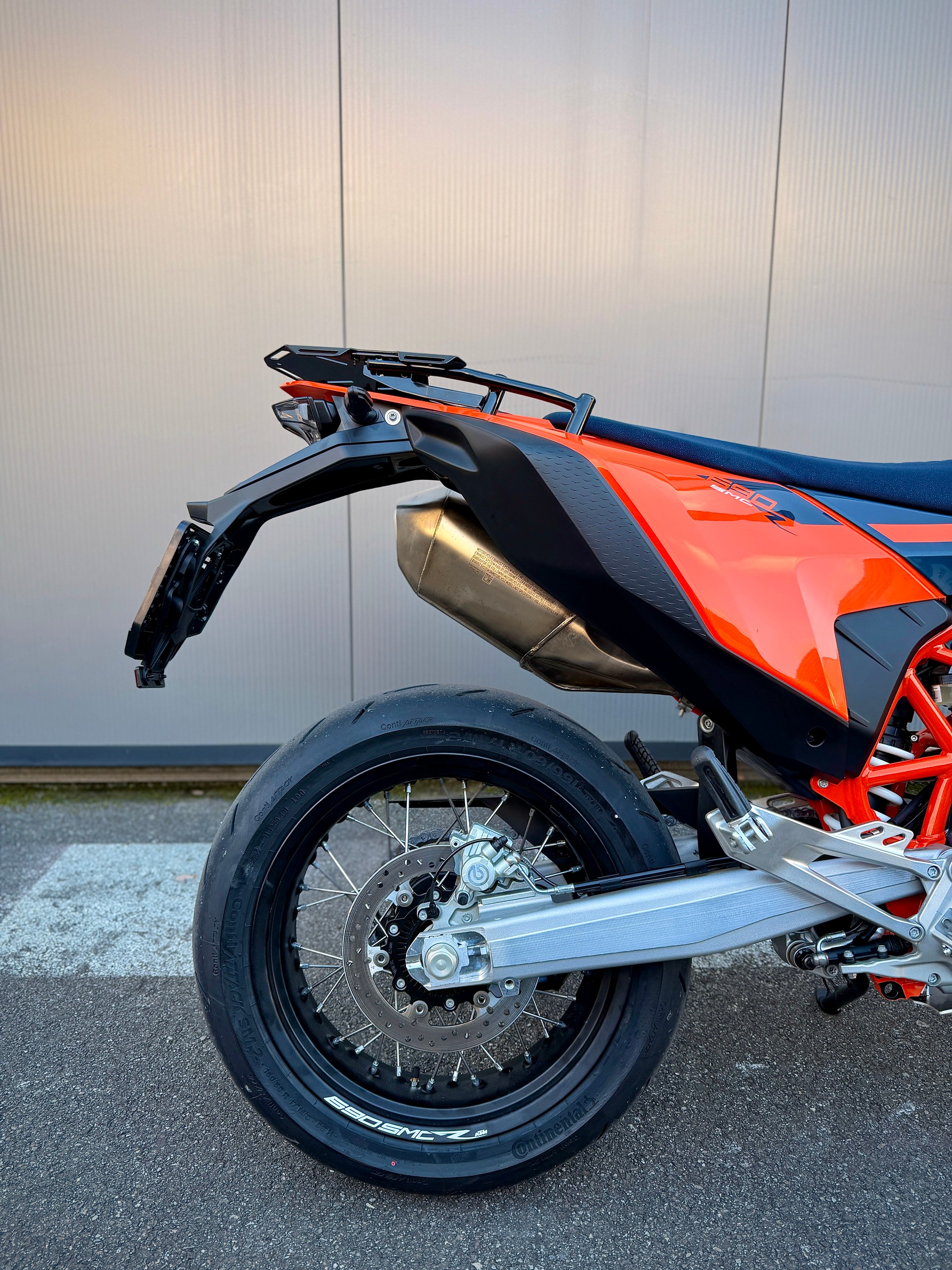 KTM 690 SMC R 2026-image-13