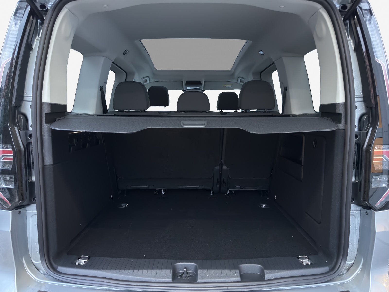 VW Caddy 2.0 TDI Liberty DSG-image-12