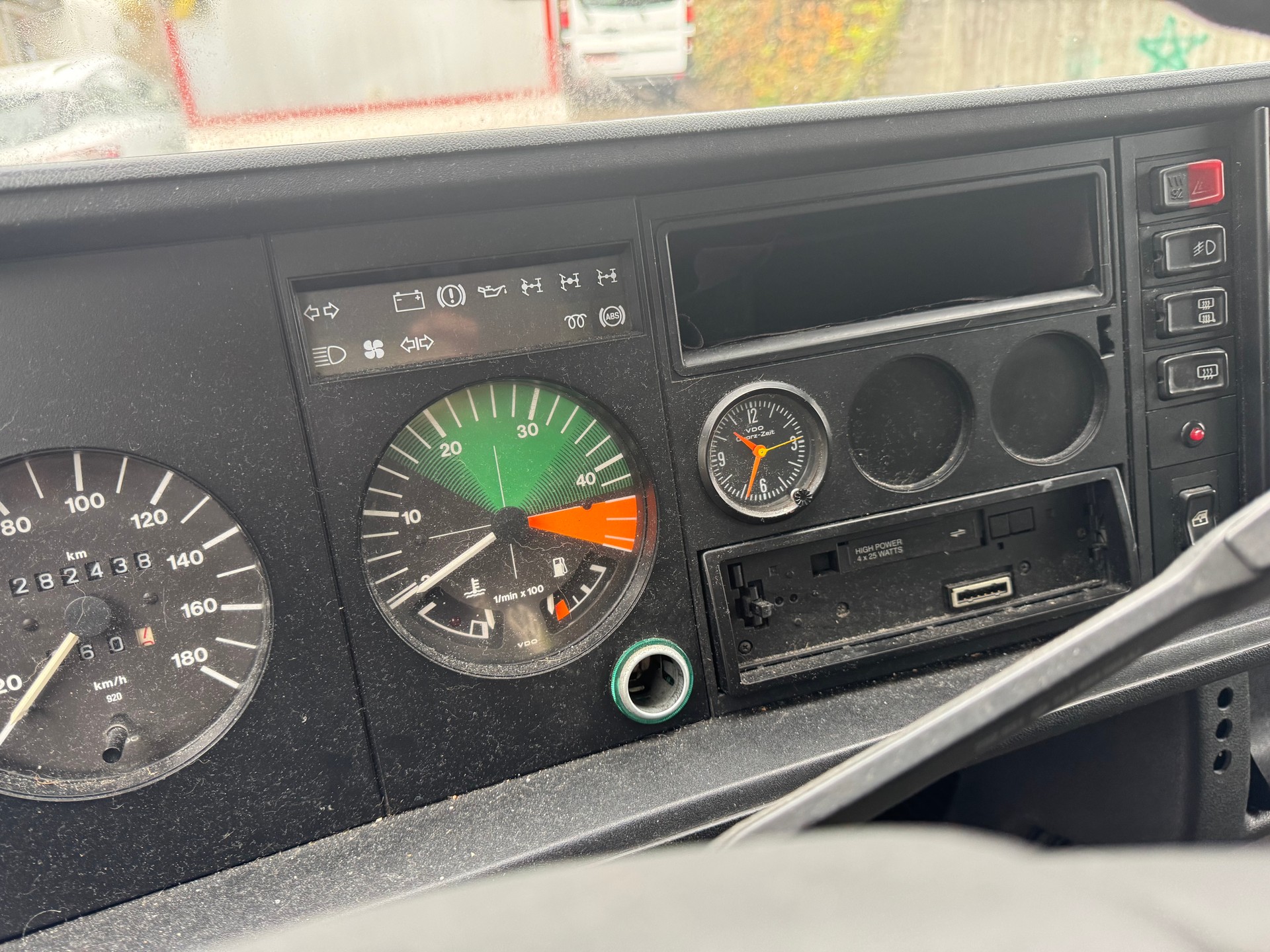 VW LT 35 2.4TD Hebebühne * Nutzlast 1050Kg * AHK 1700Kg * Letzte MFK 30.10.2023 * B01-image-7