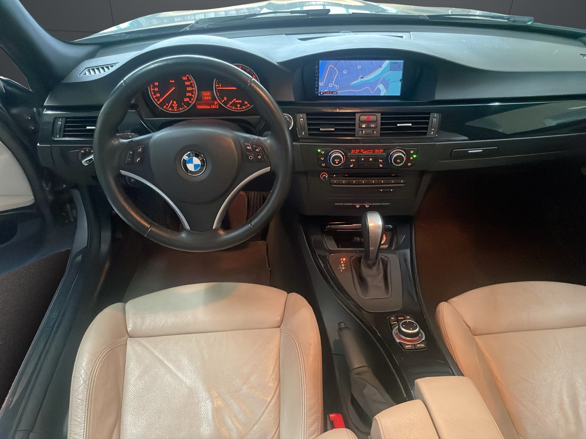 BMW 320d xDrive Steptronic-image-7