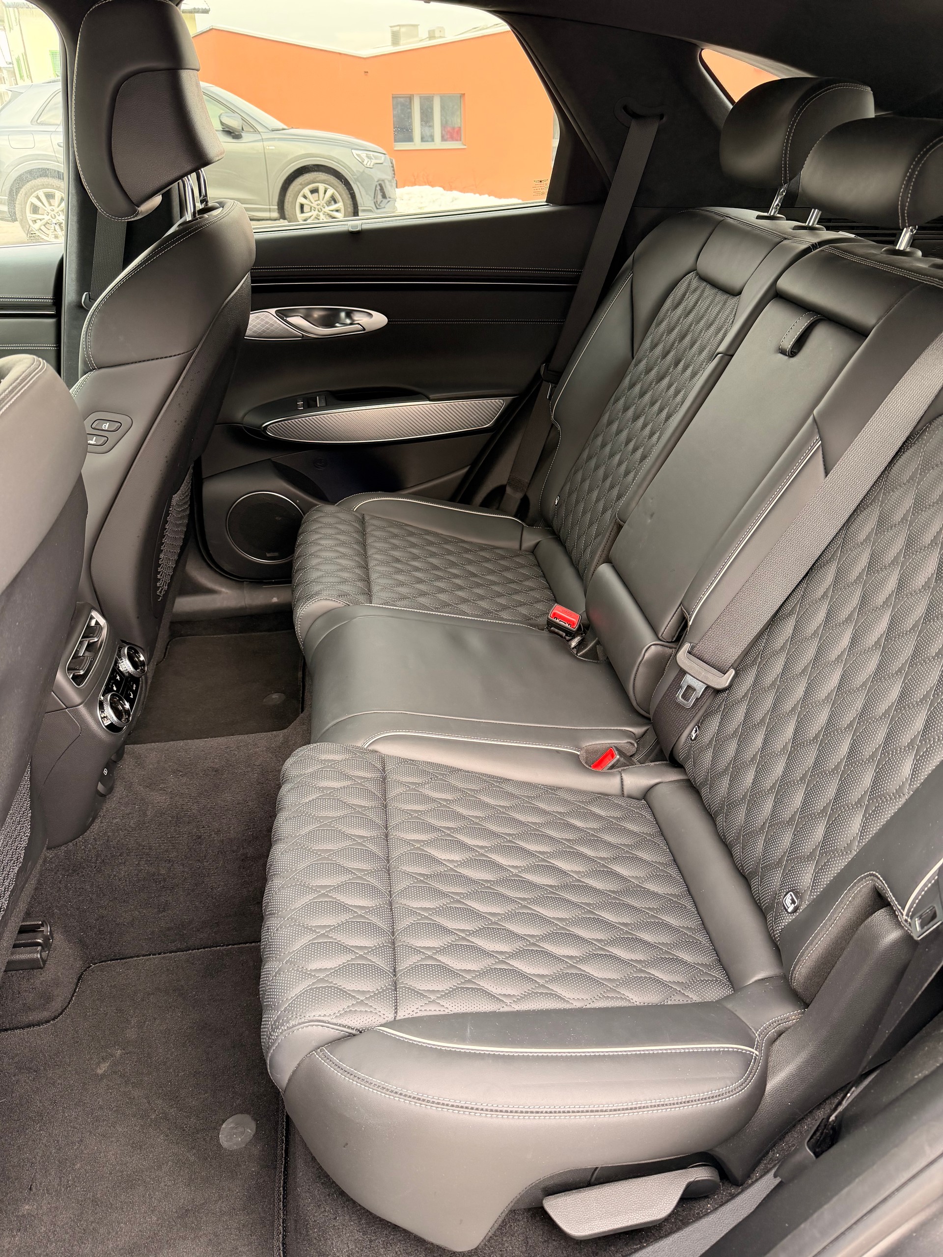 GENESIS GV70 2.5 TGDI Premium AT8 AWD-image-4