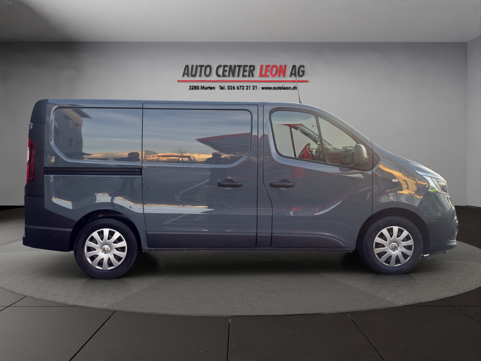 RENAULT Trafic 2.0 ENERGY dCi145 3.0t Business L1H1 A-image-6