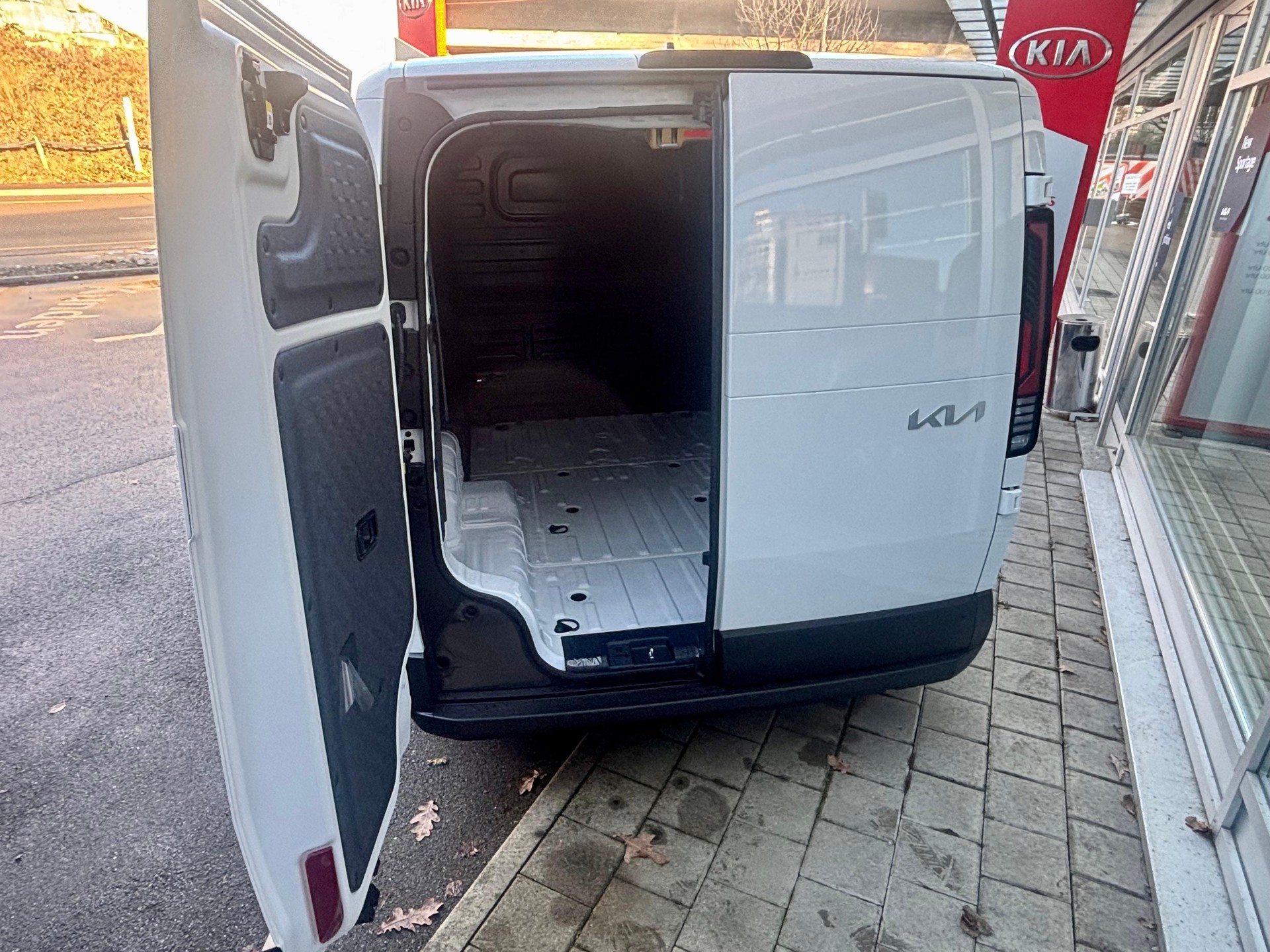 KIA PV5 Cargo 71.2 kWh Elite-image-7