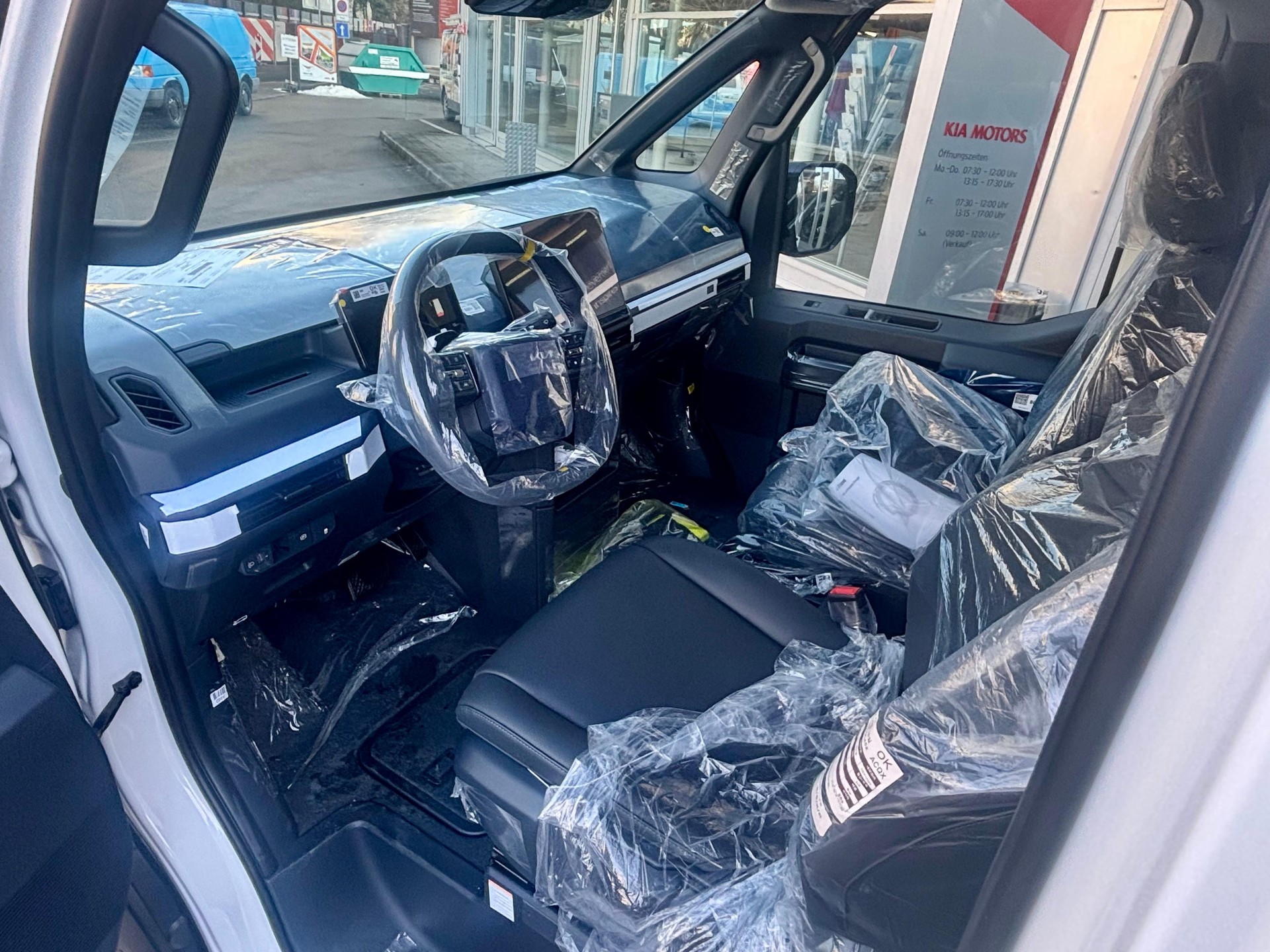 KIA PV5 Cargo 71.2 kWh Elite-image-14