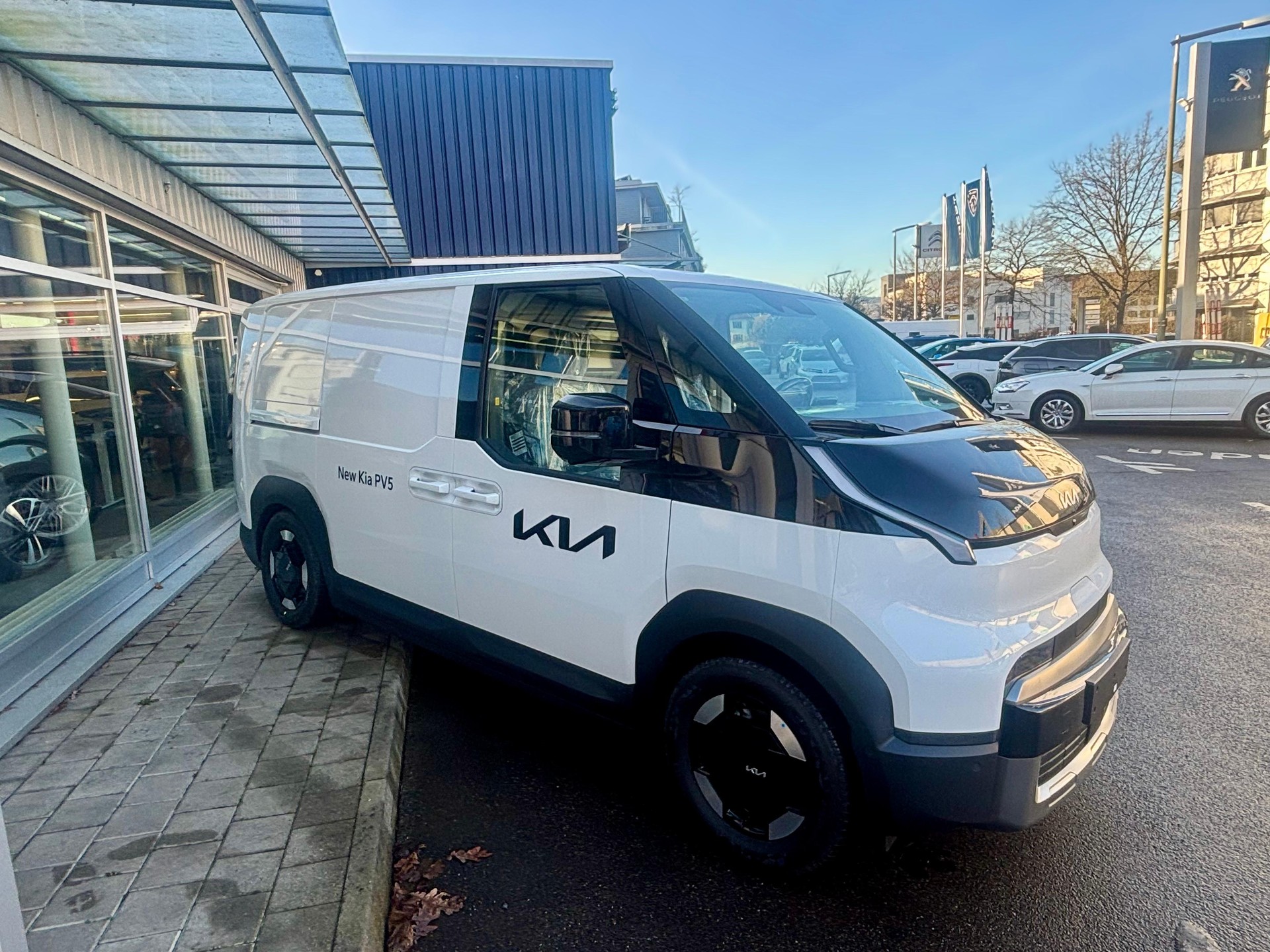 KIA PV5 Cargo 71.2 kWh Elite-image-5