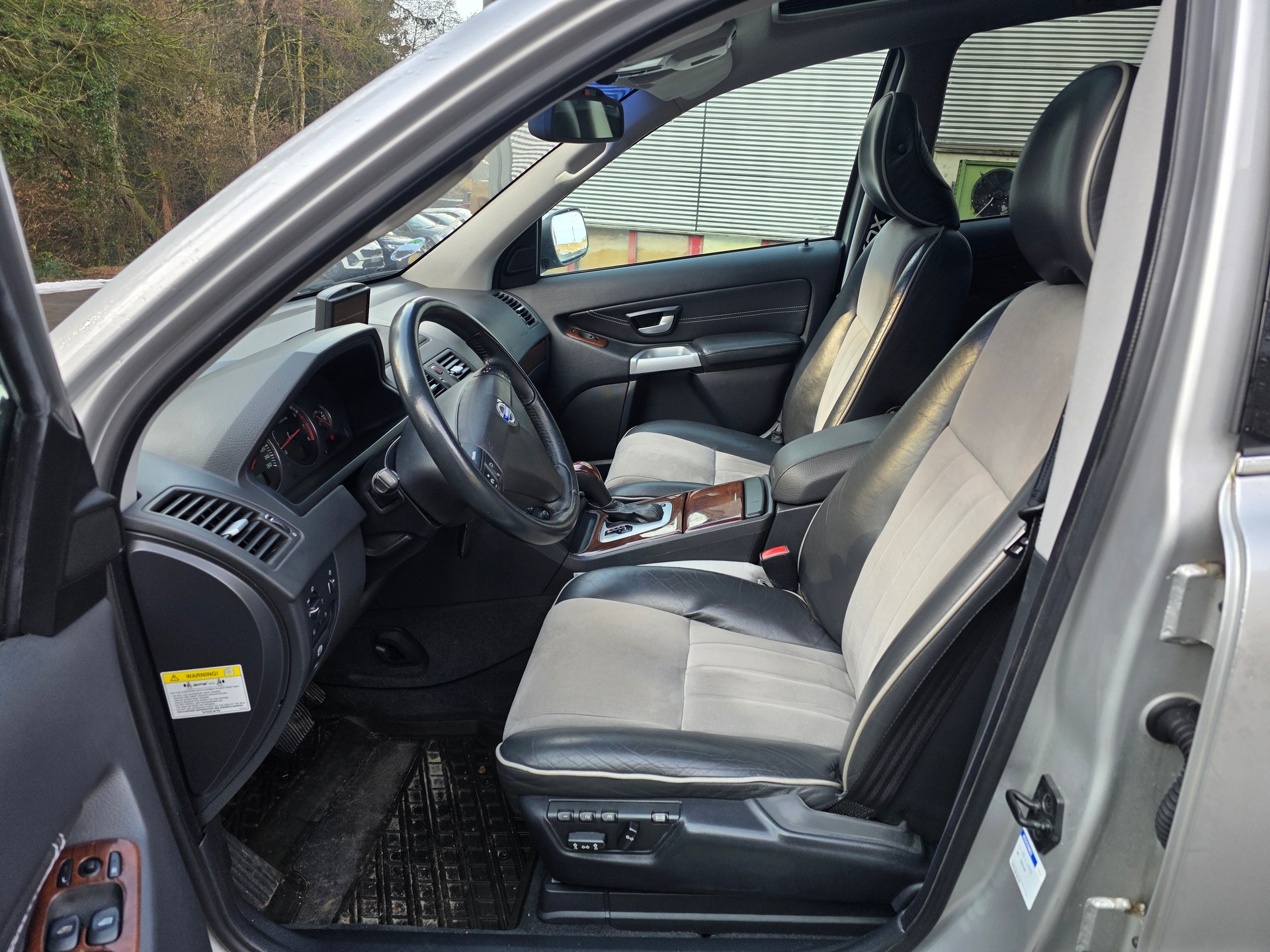 VOLVO XC90 V8 AWD Executive Geartronic-image-10