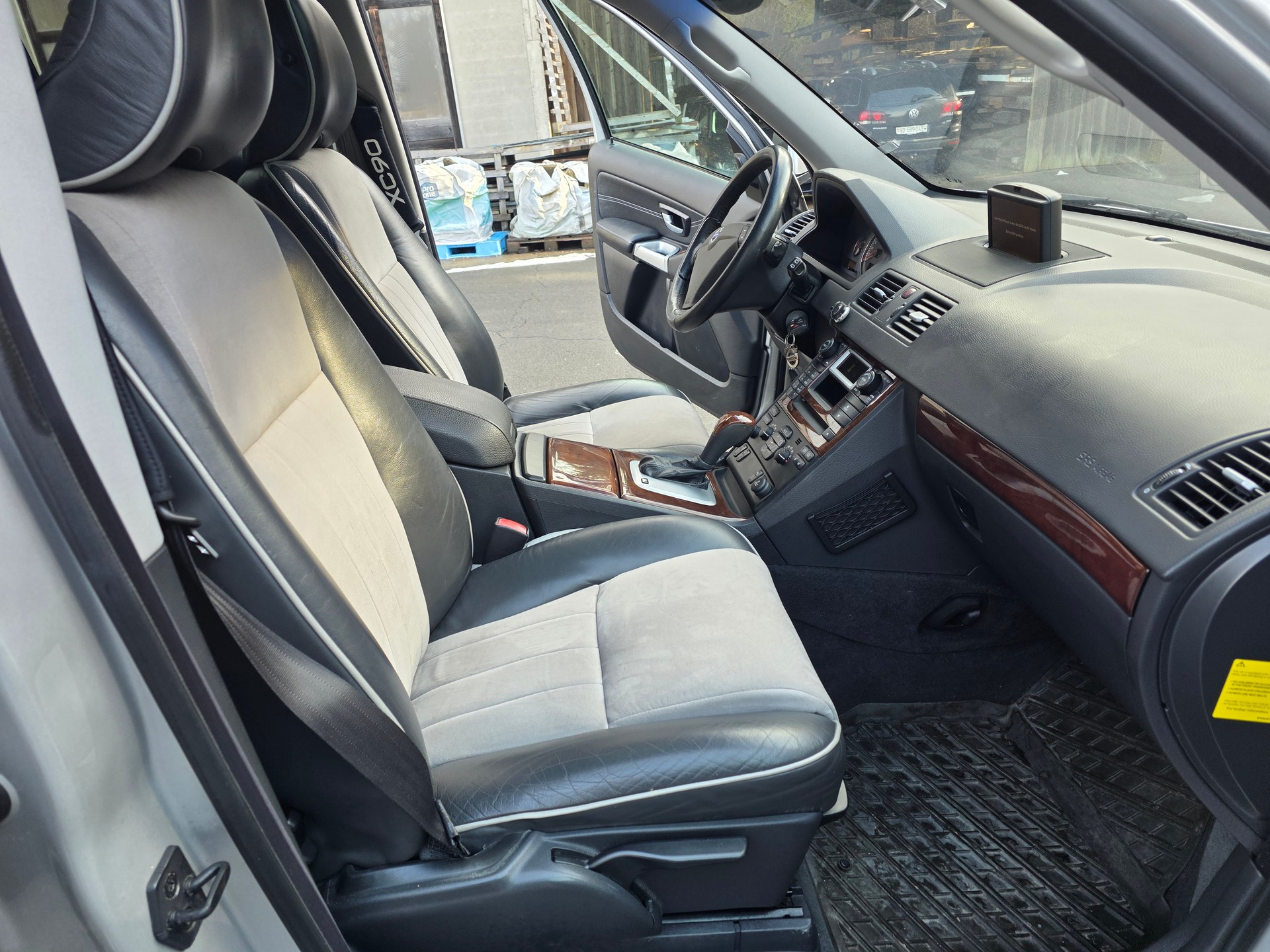 VOLVO XC90 V8 AWD Executive Geartronic-image-11
