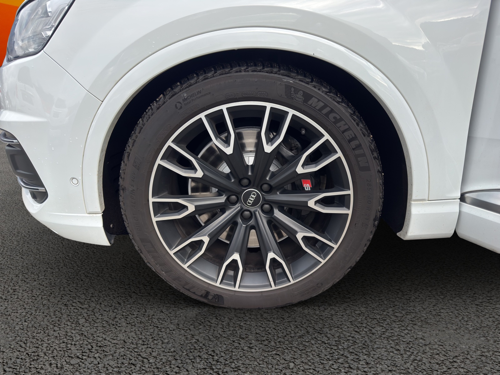 AUDI SQ7 4.0 TDI quattro tiptronic-image-14