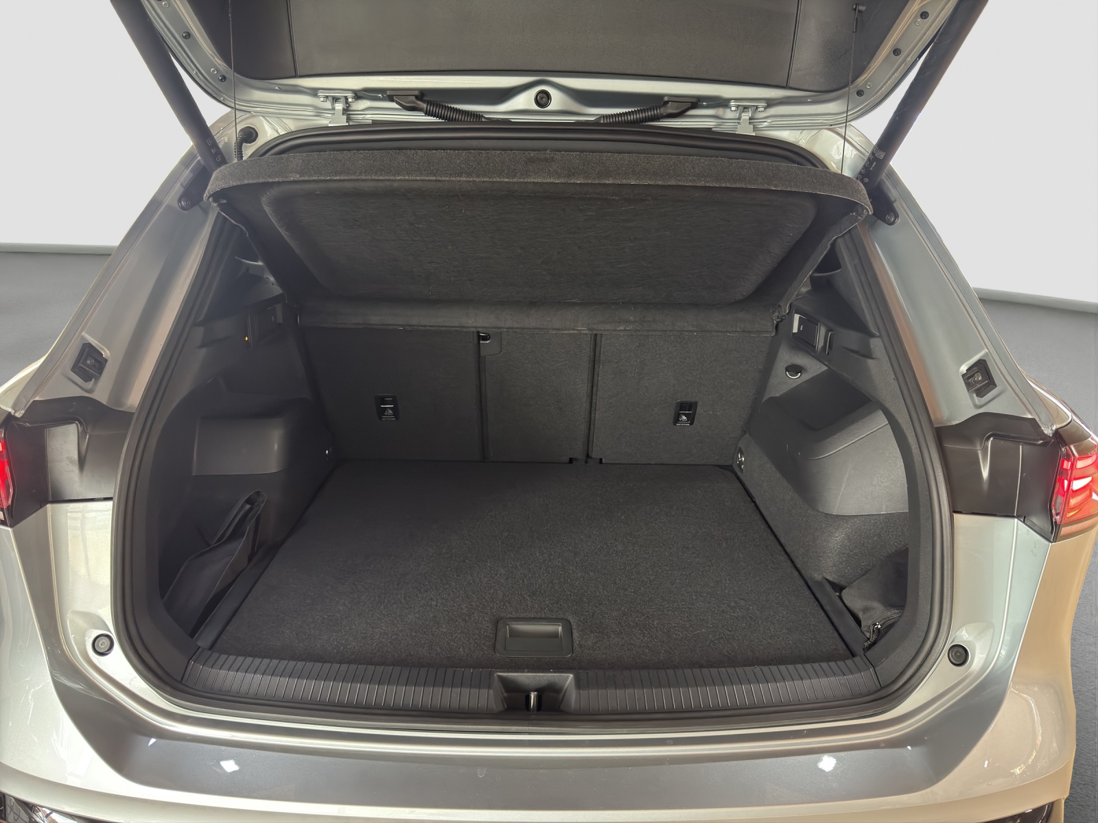 VW Tiguan 2.0 TSI DSG R-Line 4Motion-image-9