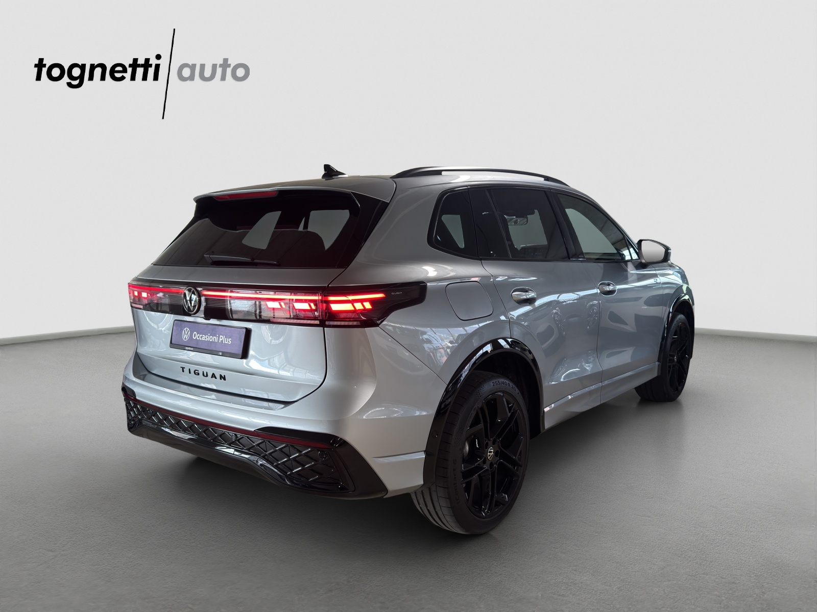 VW Tiguan 2.0 TSI DSG R-Line 4Motion-image-3