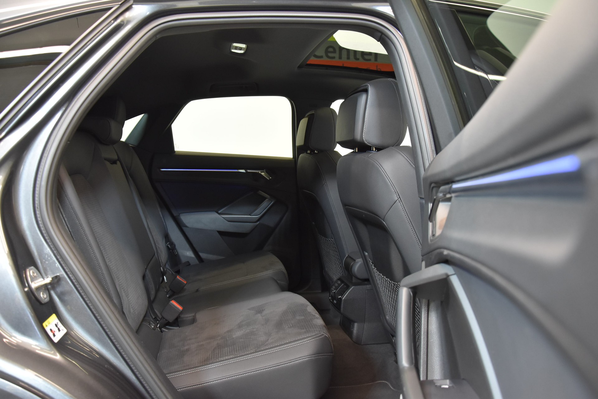 AUDI Q3 Sportback 45 TFSI S line quattro S-tronic-image-6